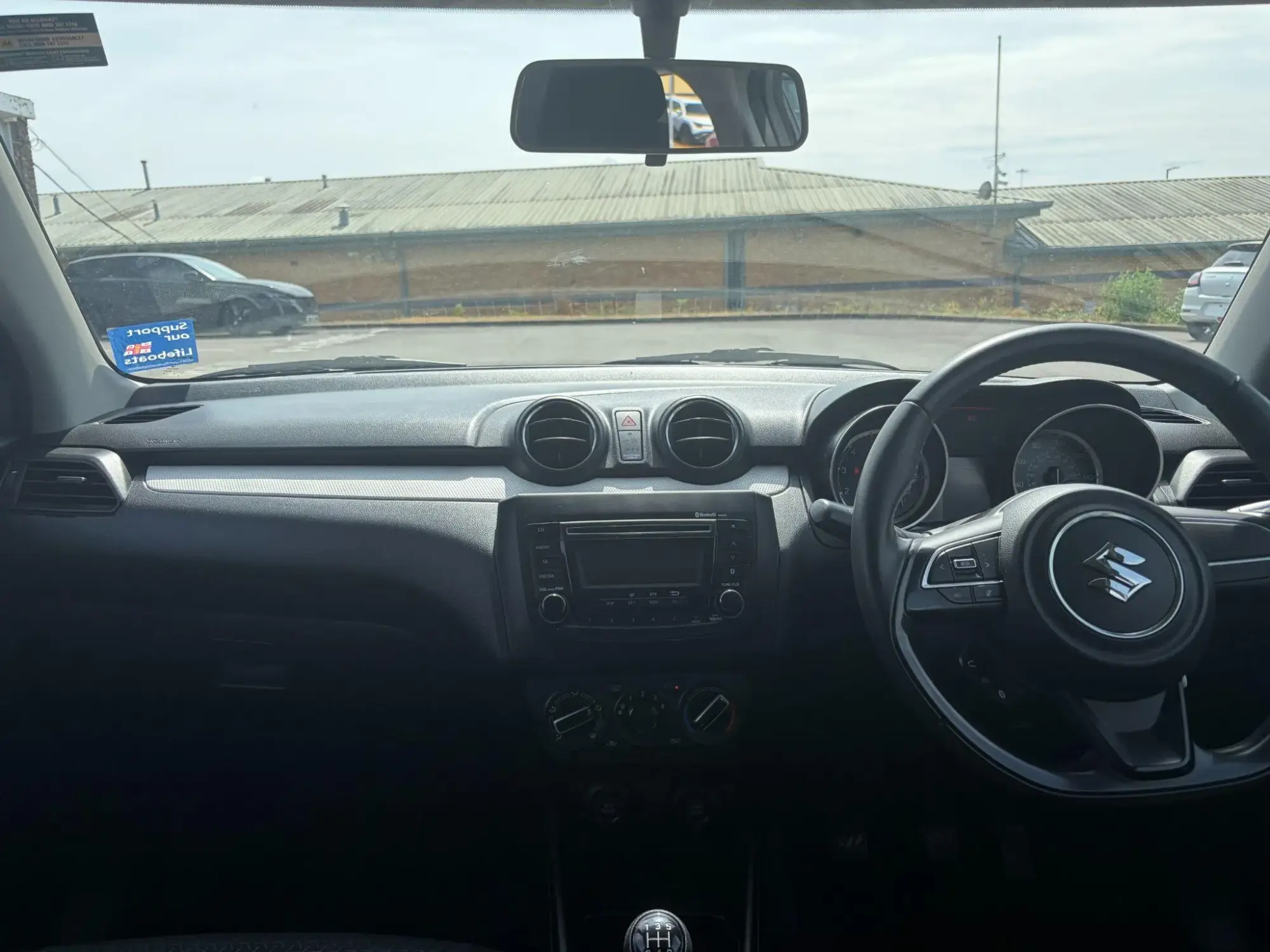 Suzuki Swift Image 11