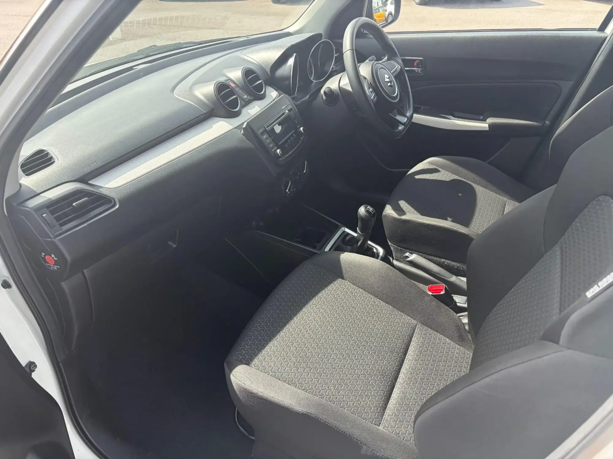 Suzuki Swift Image 13