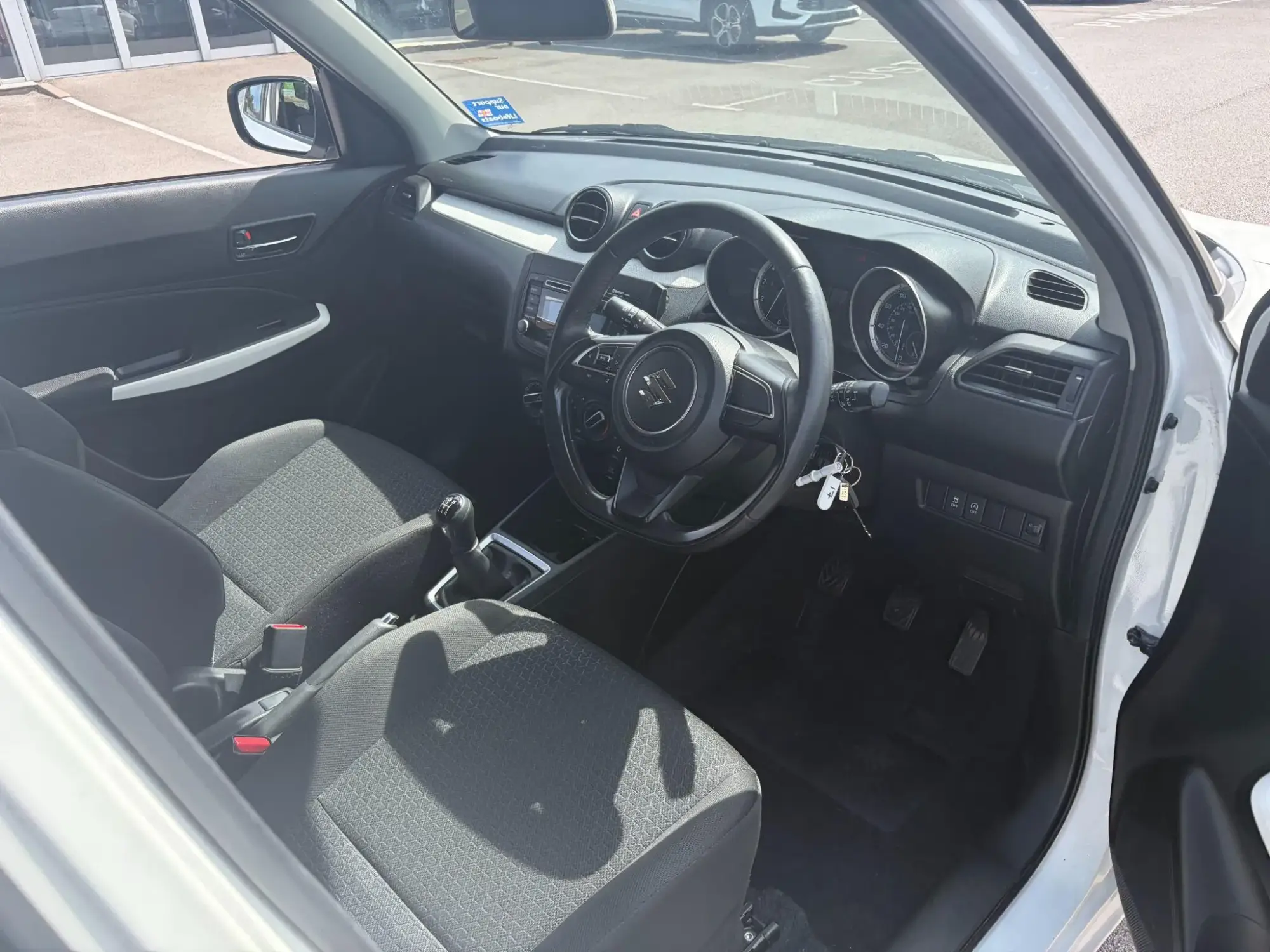 Suzuki Swift Image 14