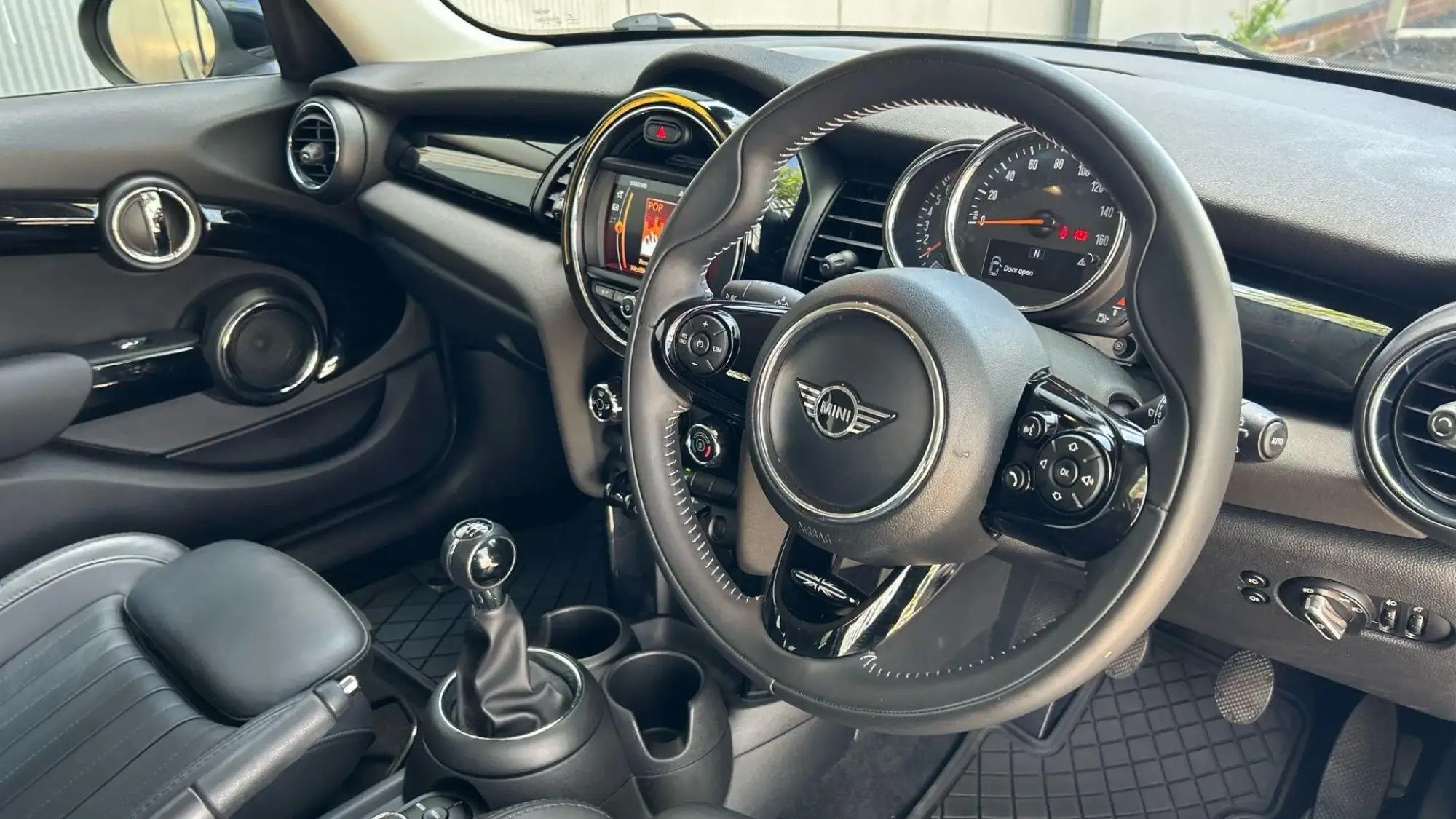 MINI Hatch Image 10 MINI Hatch Image 10