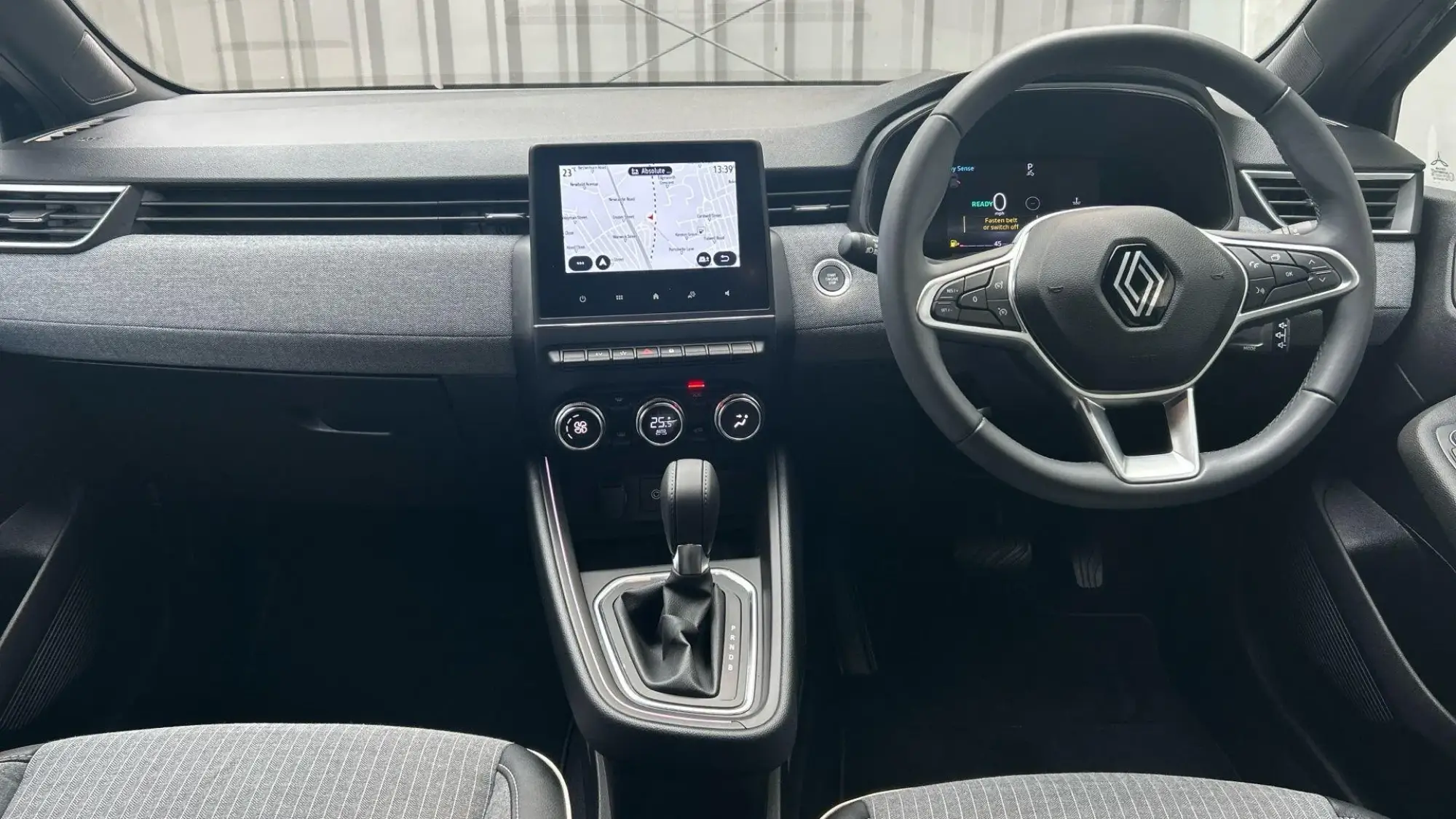 Renault Clio E-Tech Image 9 Renault Clio E-Tech Image 9