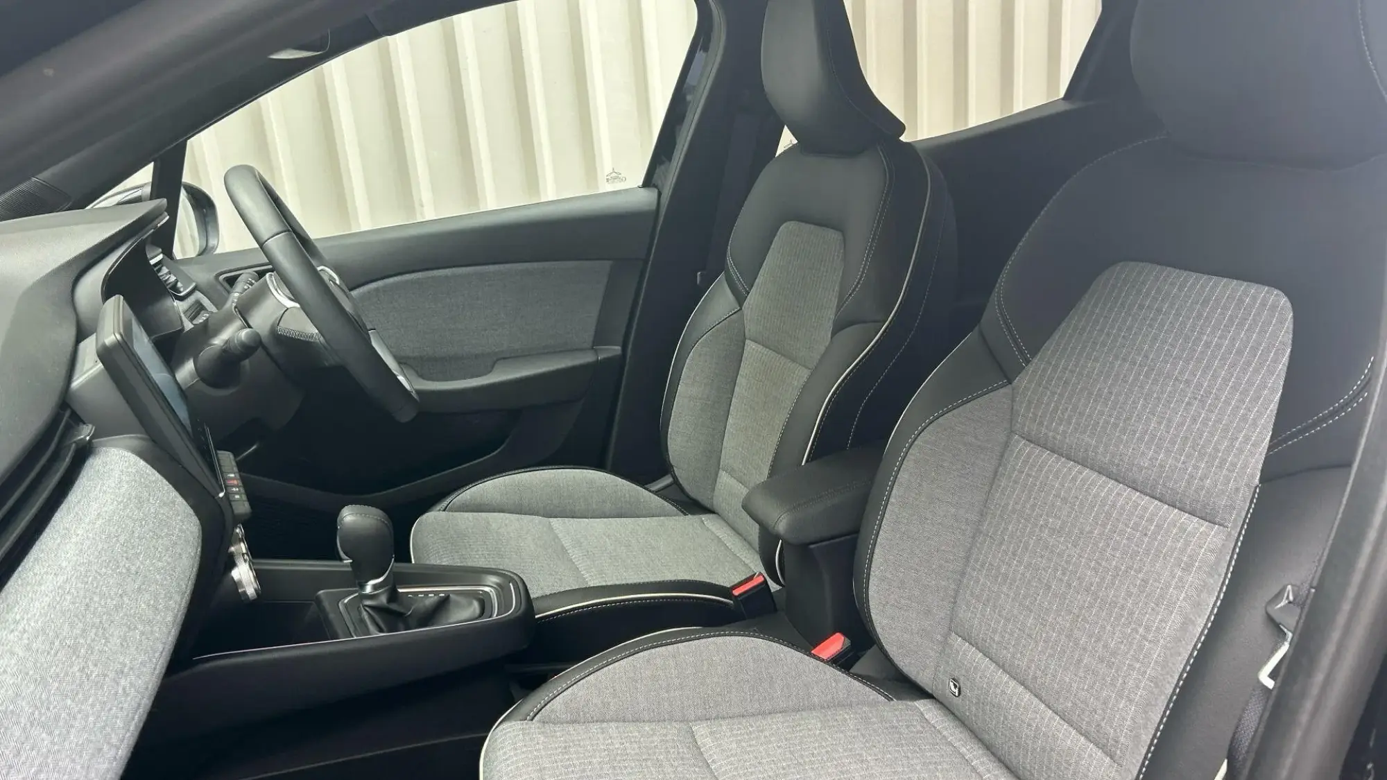 Renault Clio E-Tech Image 14 Renault Clio E-Tech Image 14