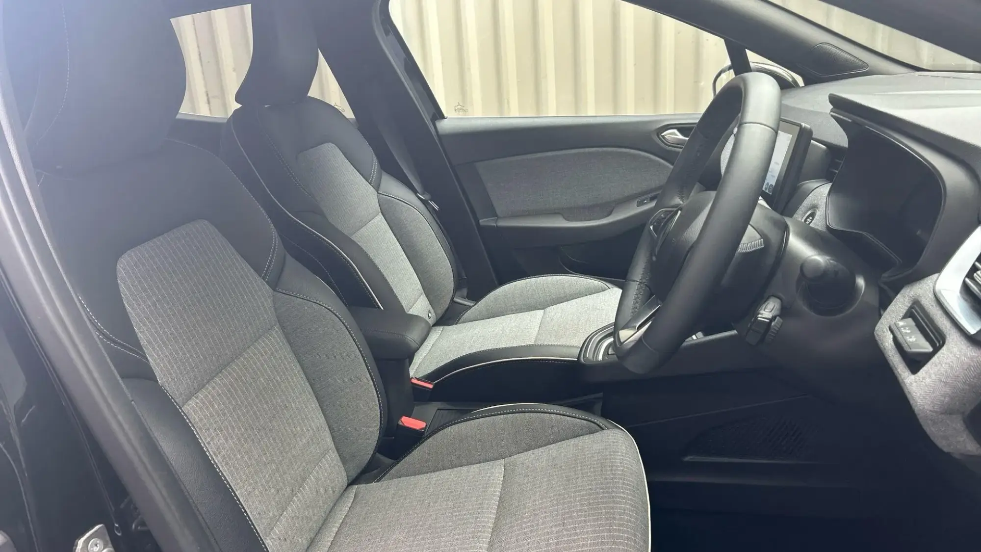 Renault Clio E-Tech Image 15 Renault Clio E-Tech Image 15