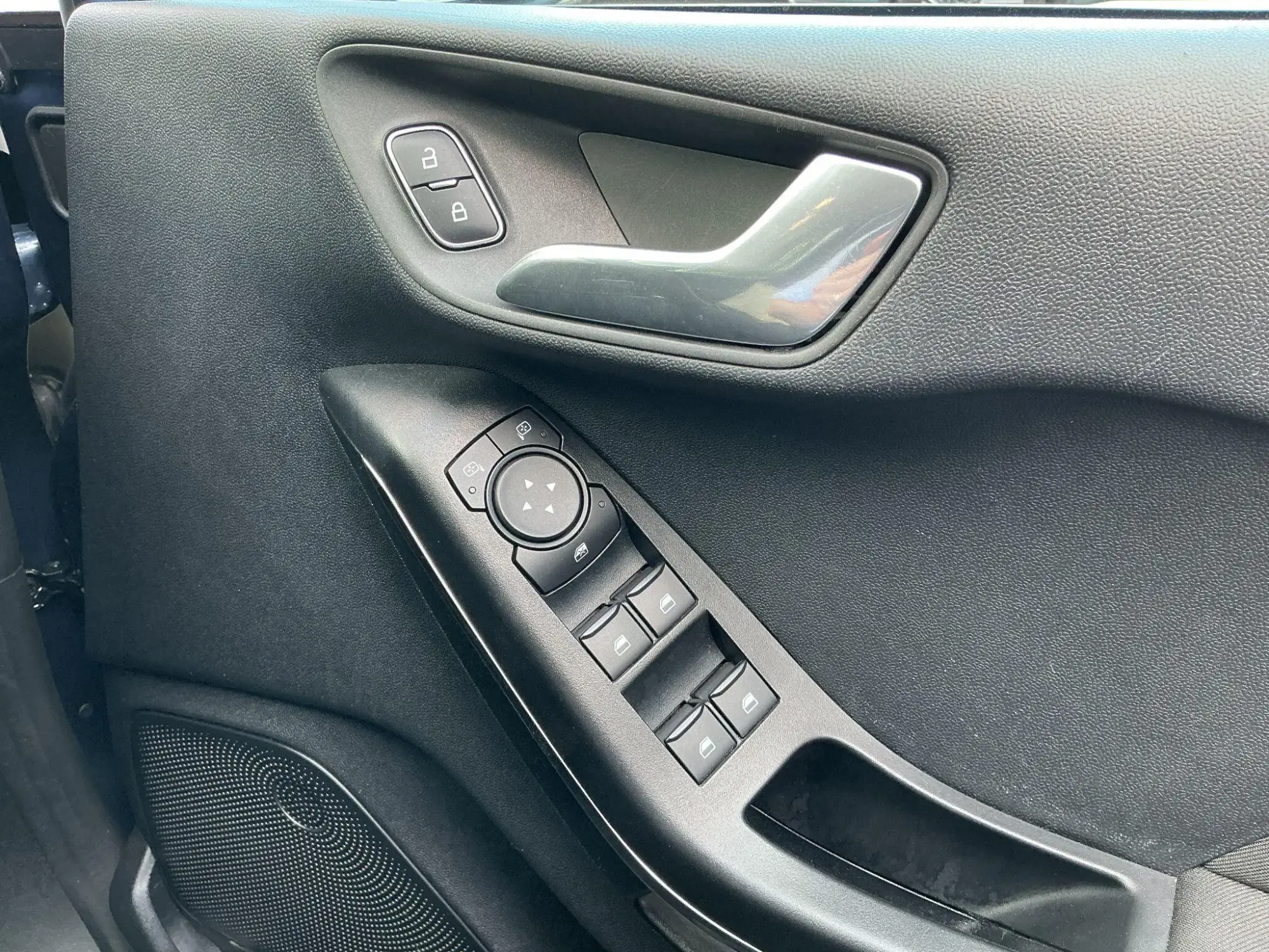 Ford Fiesta Image 18