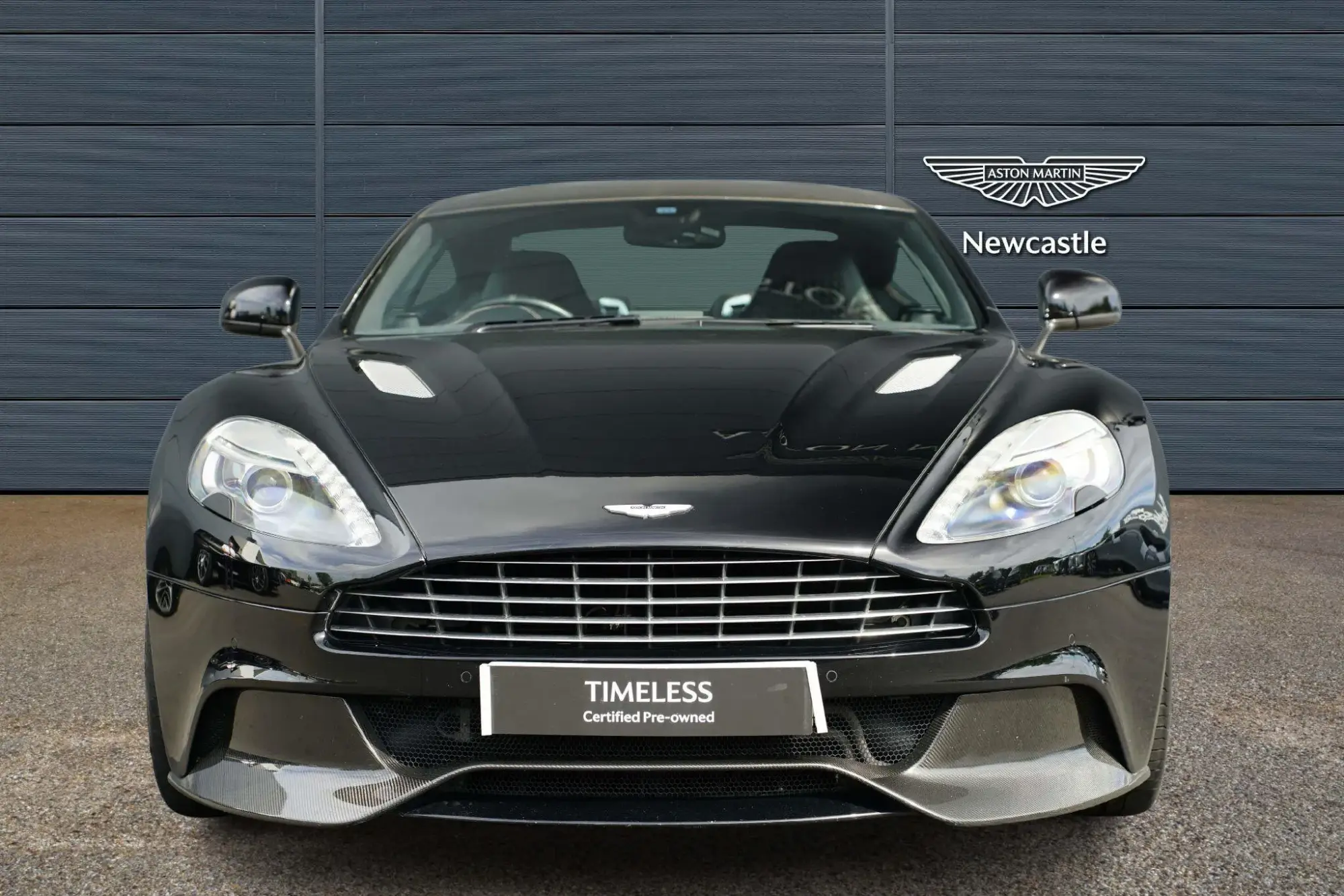 Aston Martin Vanquish Image 2 Aston Martin Vanquish Image 2