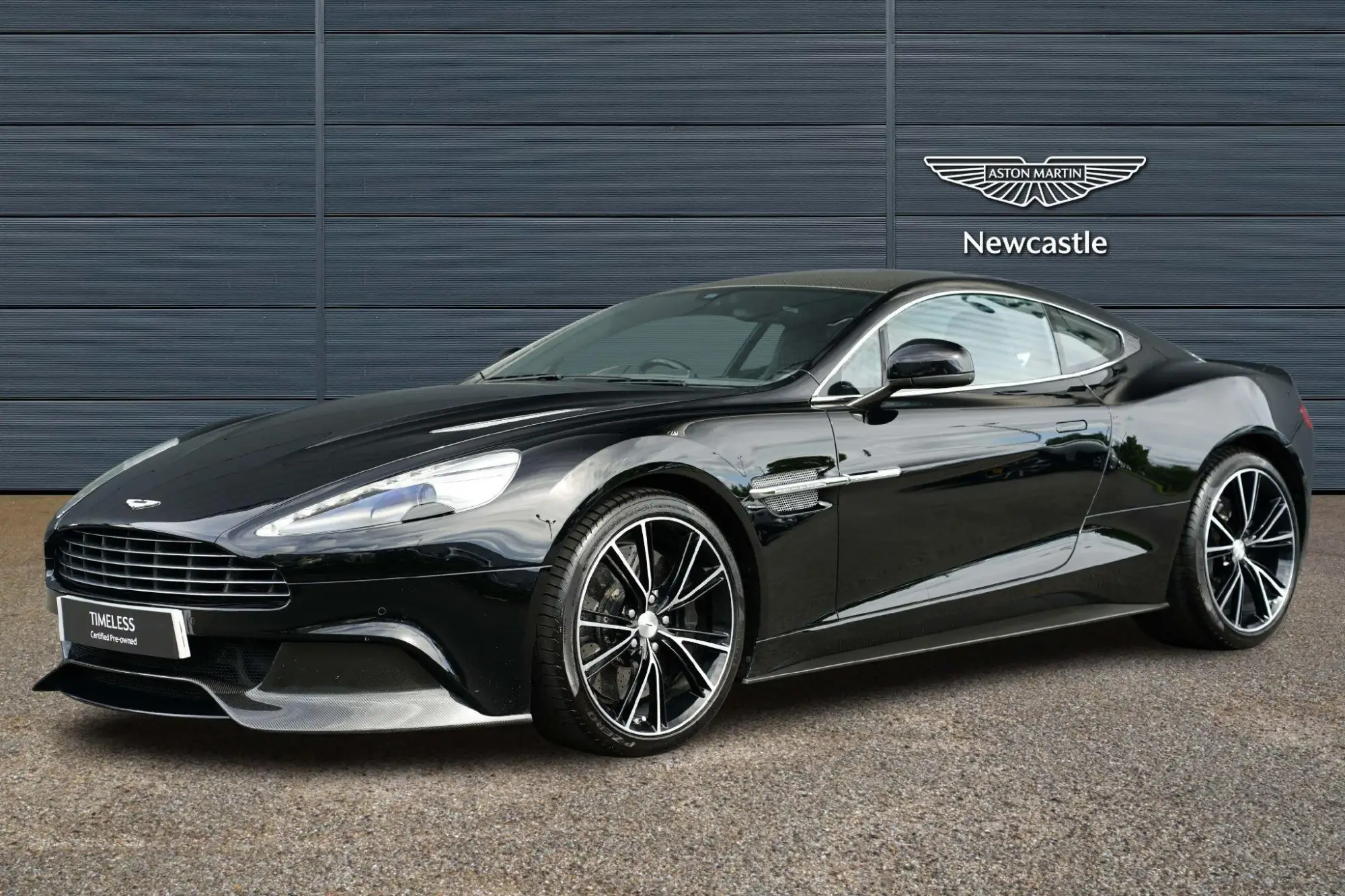 Aston Martin Vanquish Image 3 Aston Martin Vanquish Image 3