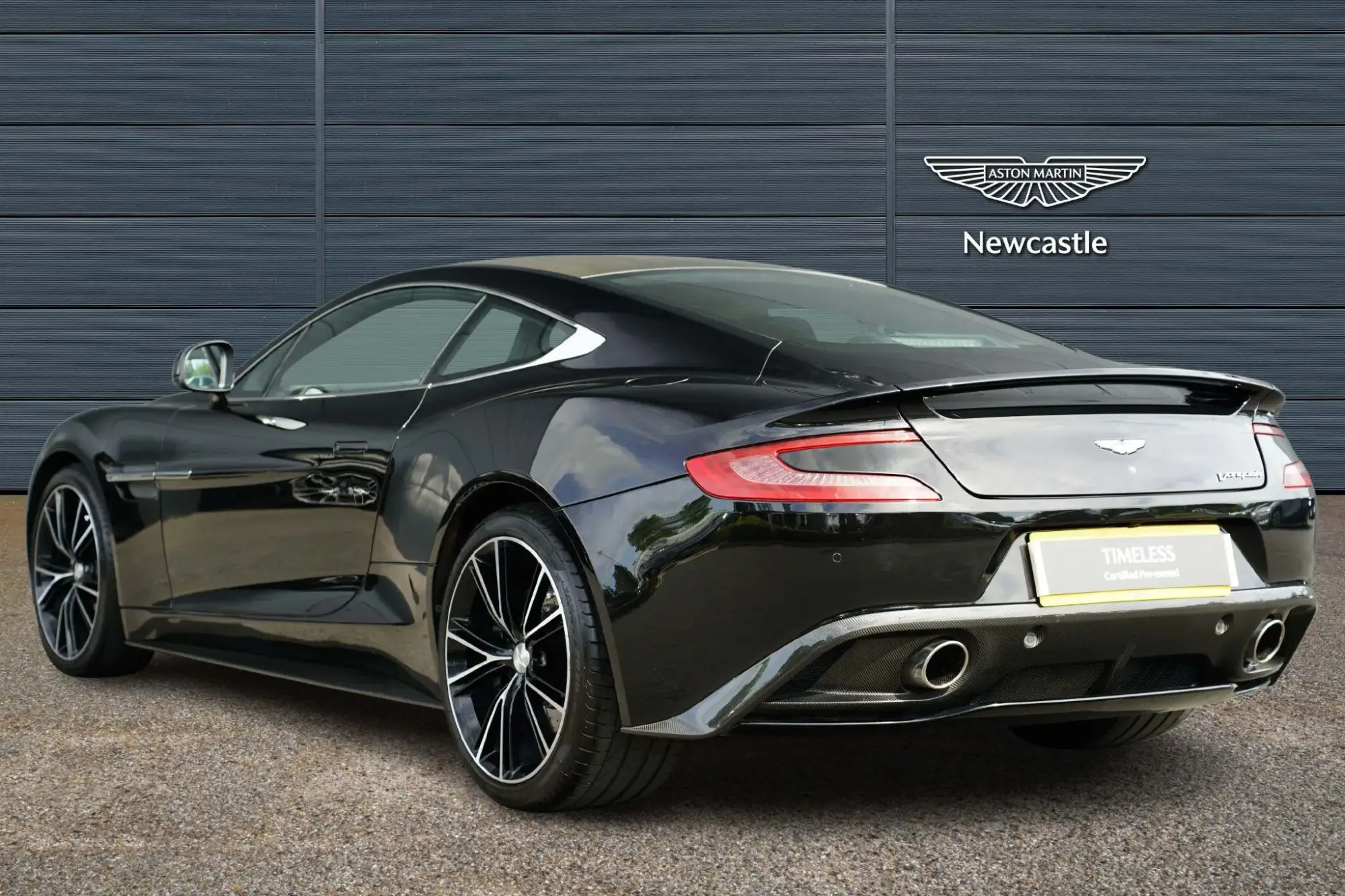 Aston Martin Vanquish Image 4 Aston Martin Vanquish Image 4