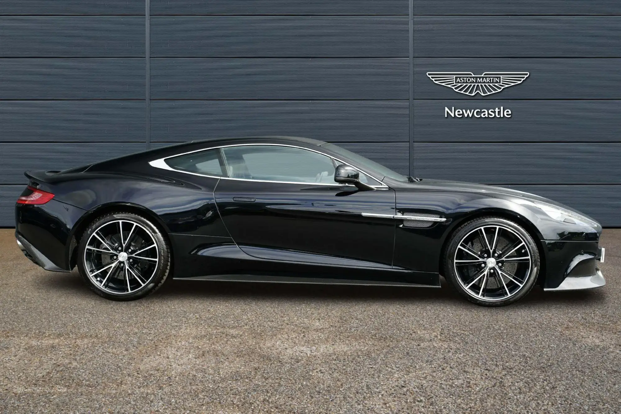 Aston Martin Vanquish Image 7 Aston Martin Vanquish Image 7