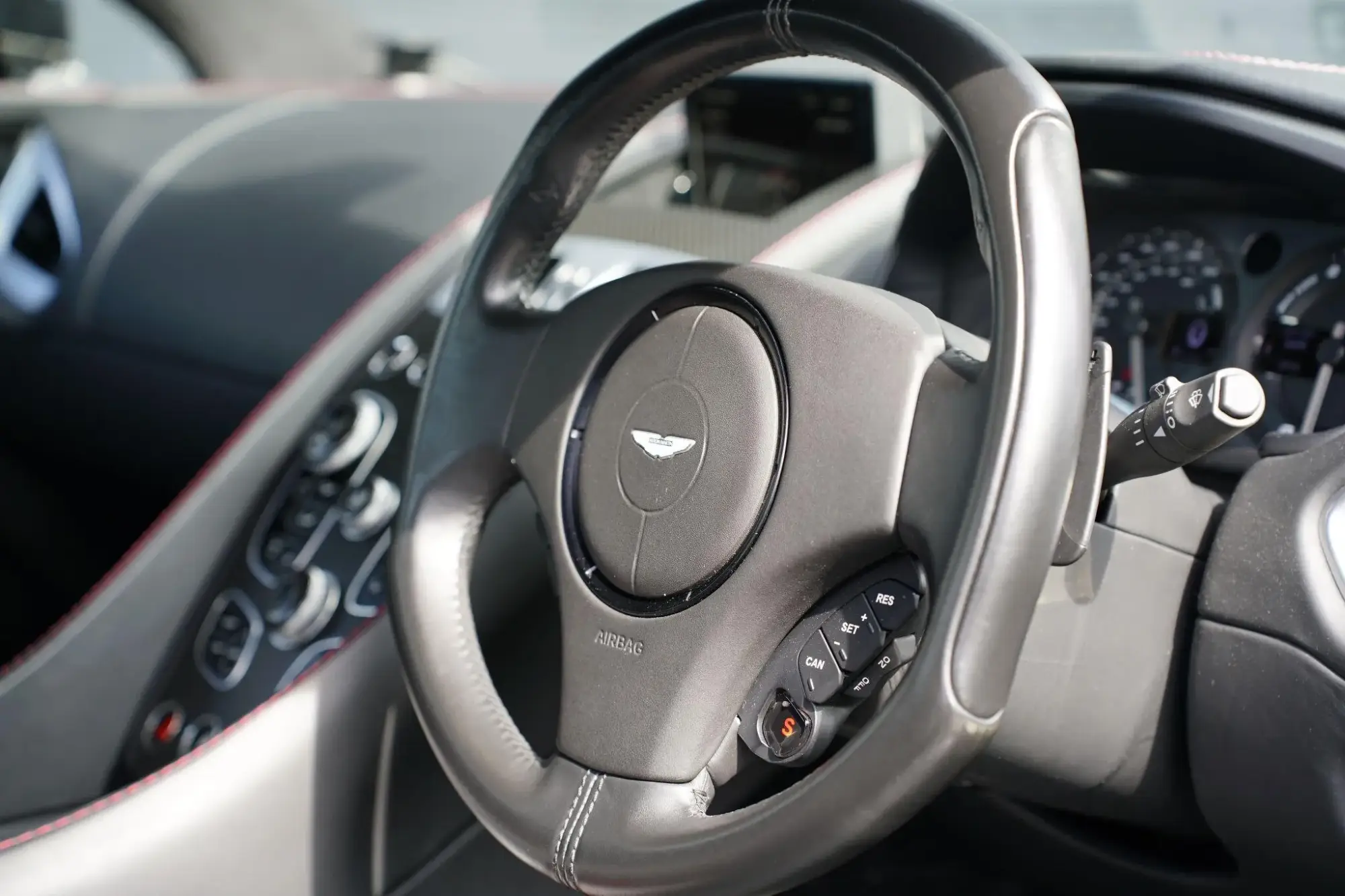 Aston Martin Vanquish Image 25 Aston Martin Vanquish Image 25