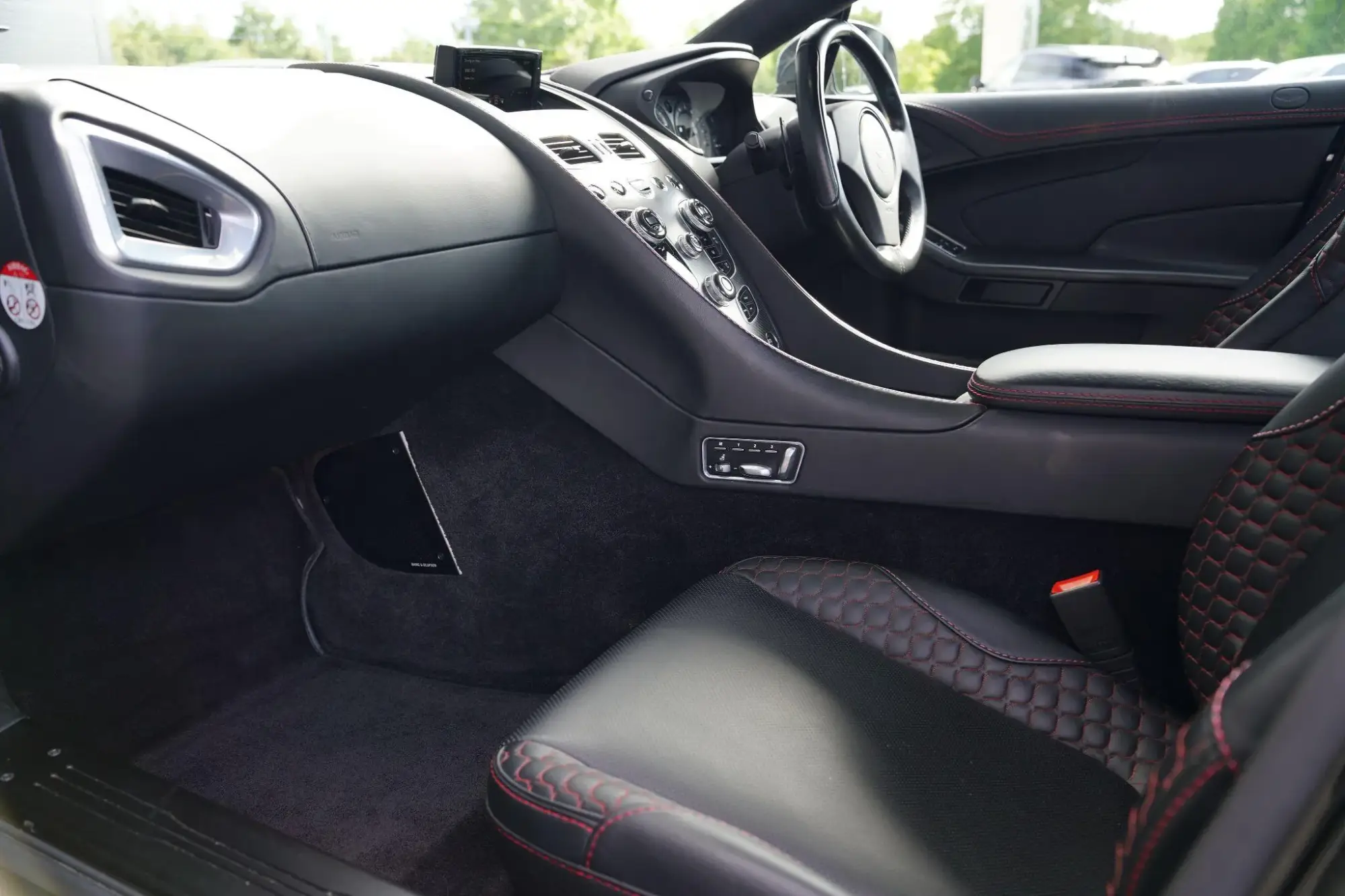 Aston Martin Vanquish Image 30 Aston Martin Vanquish Image 30