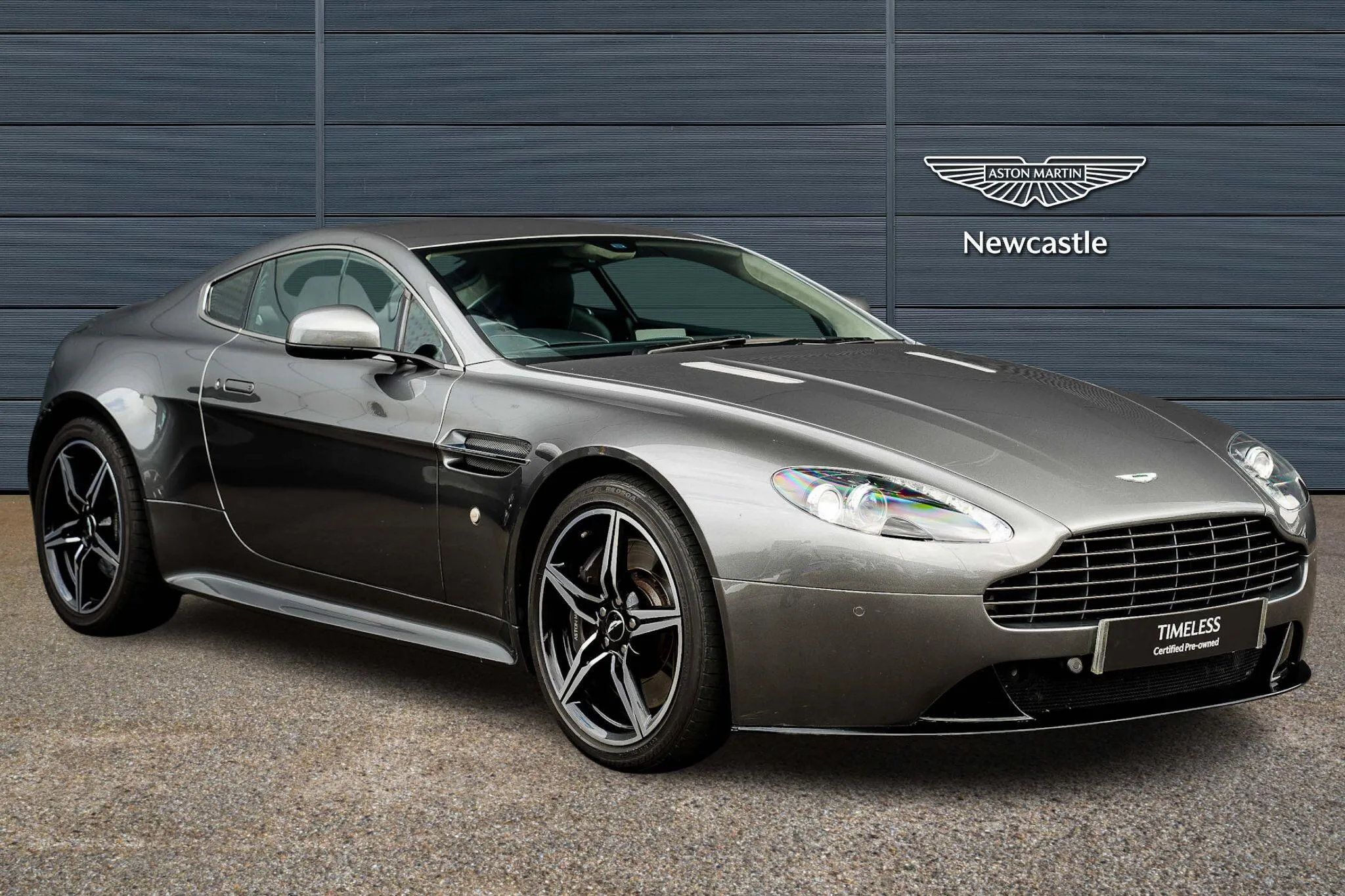 Aston Martin Vantage Aston Martin Vantage