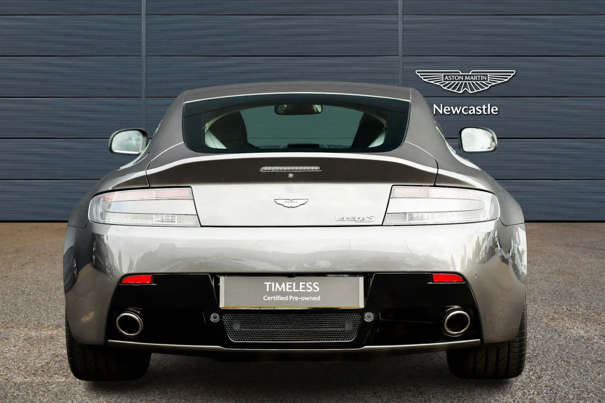 Aston Martin Vantage Image 6