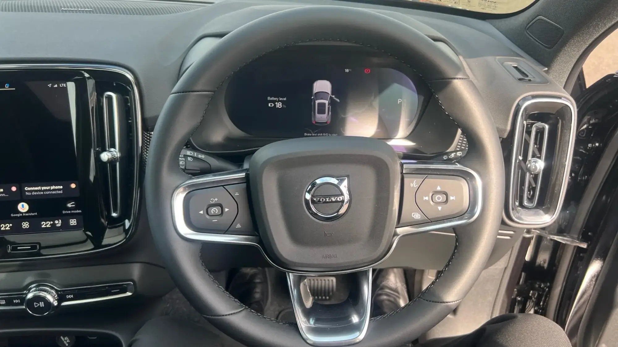 Volvo EX40 Image 10