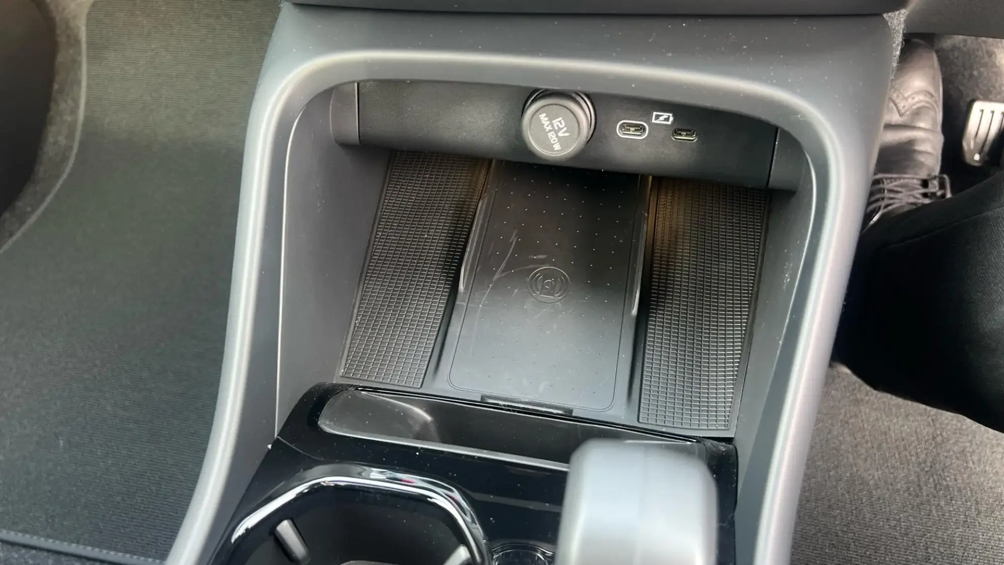 Volvo EX40 Image 27