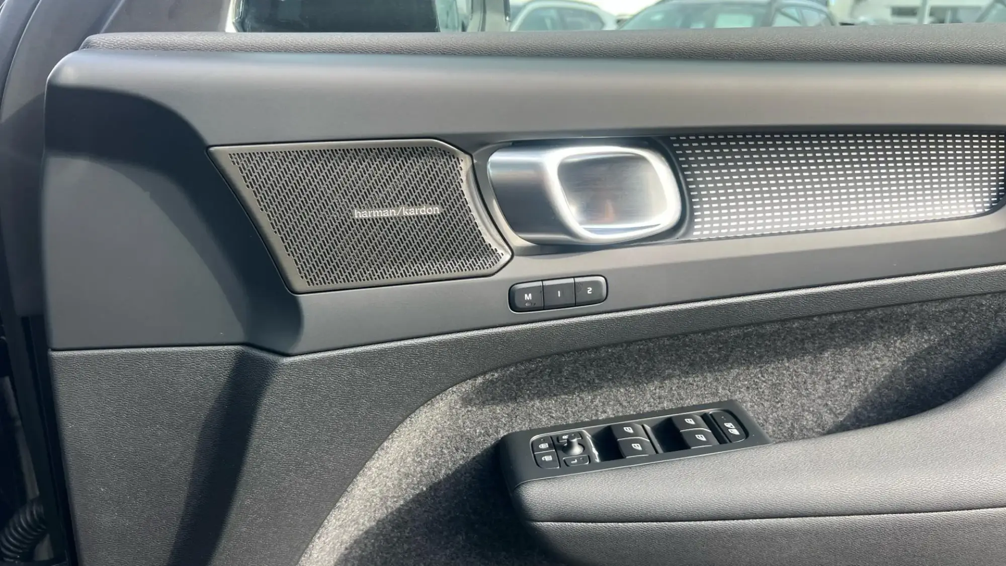 Volvo EX40 Image 29