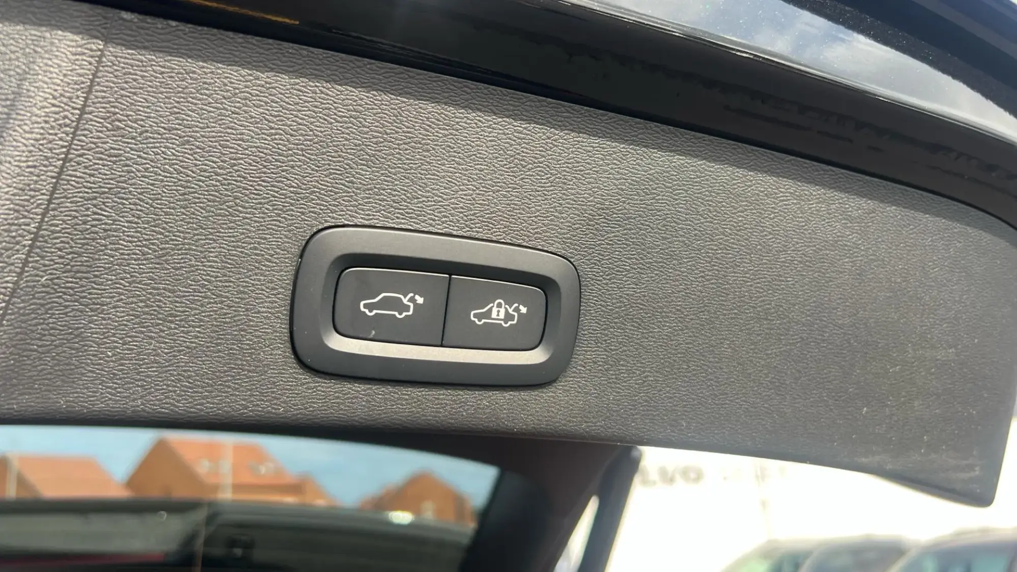 Volvo EX40 Image 35