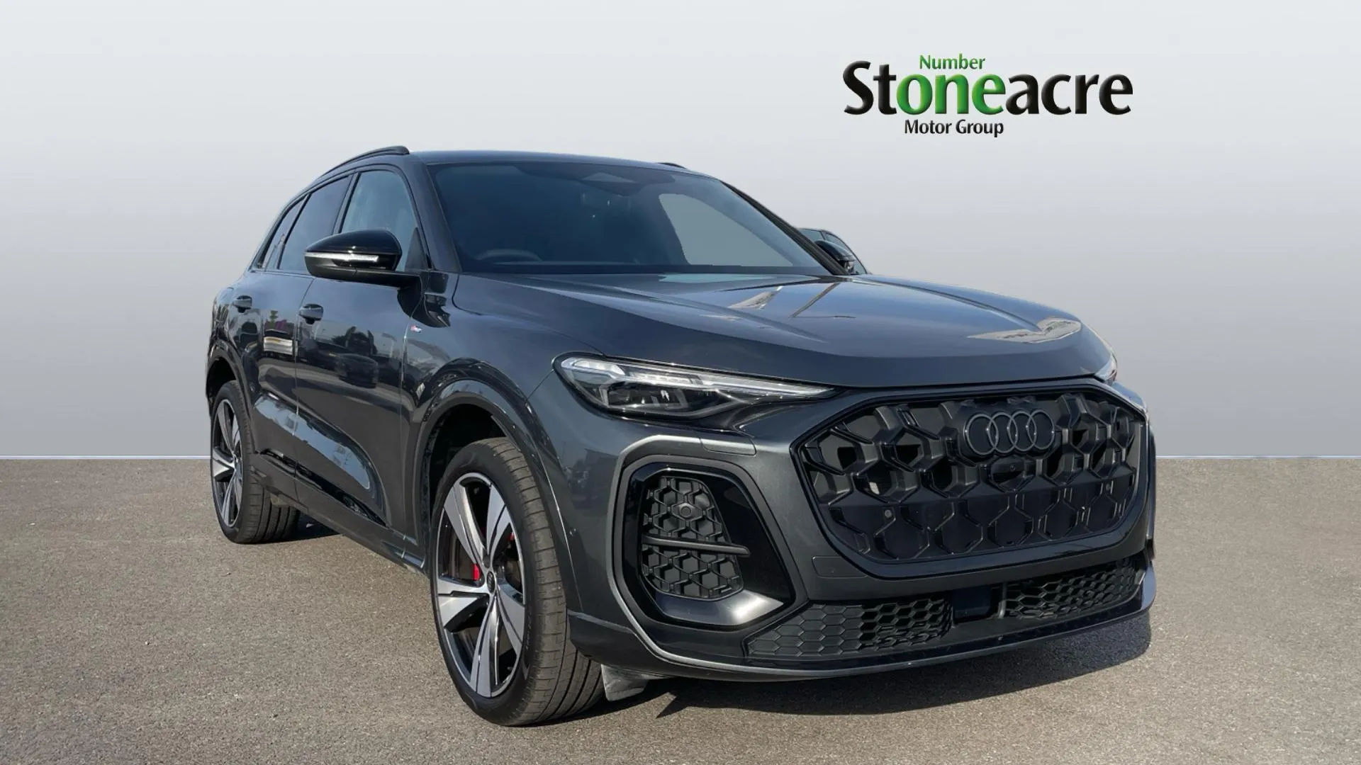 Audi Q5 listing photo