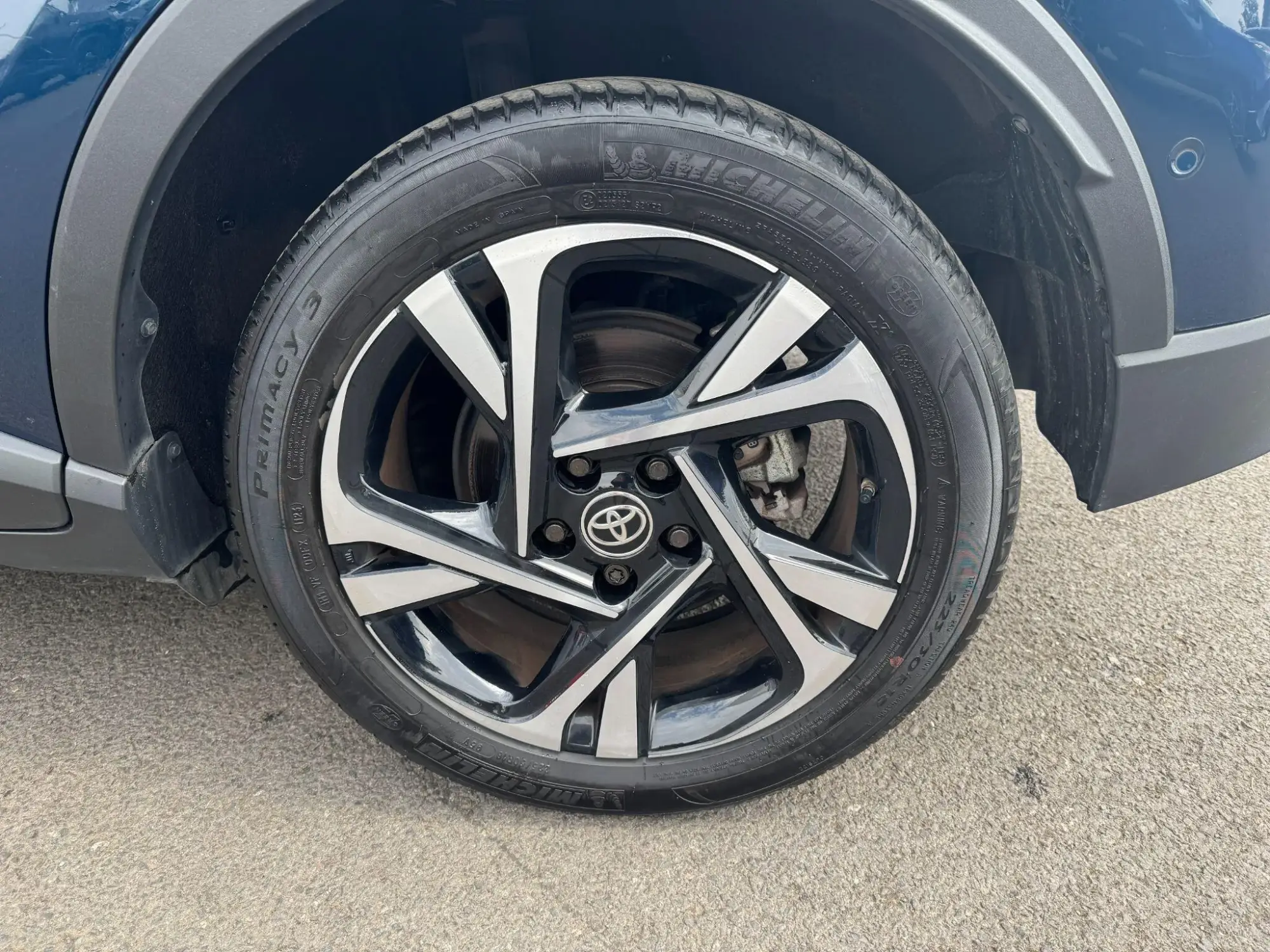 Toyota C-HR Self-Charging Hybrid Image 9 Toyota C-HR Self-Charging Hybrid Image 9