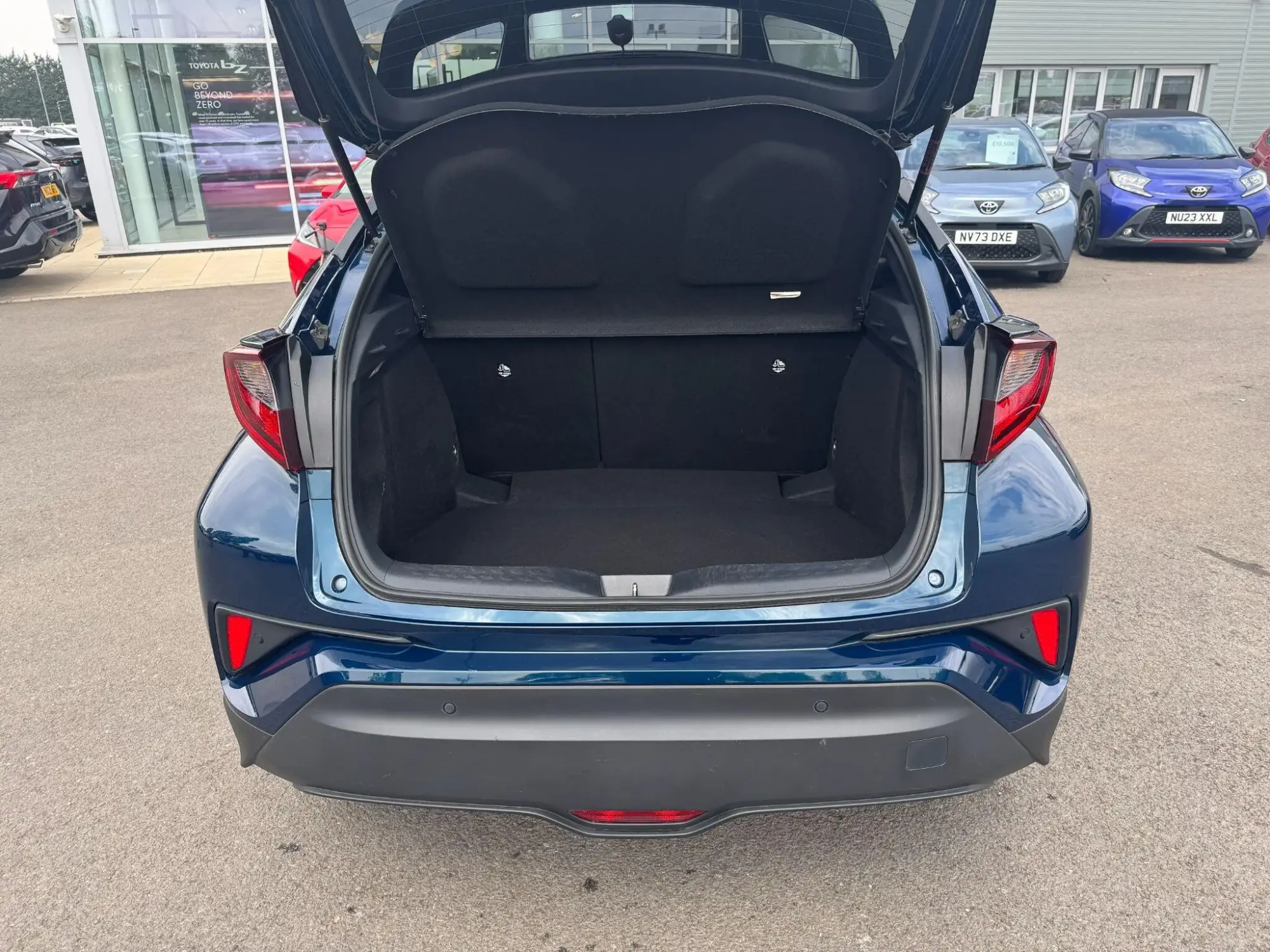 Toyota C-HR Self-Charging Hybrid Image 10 Toyota C-HR Self-Charging Hybrid Image 10