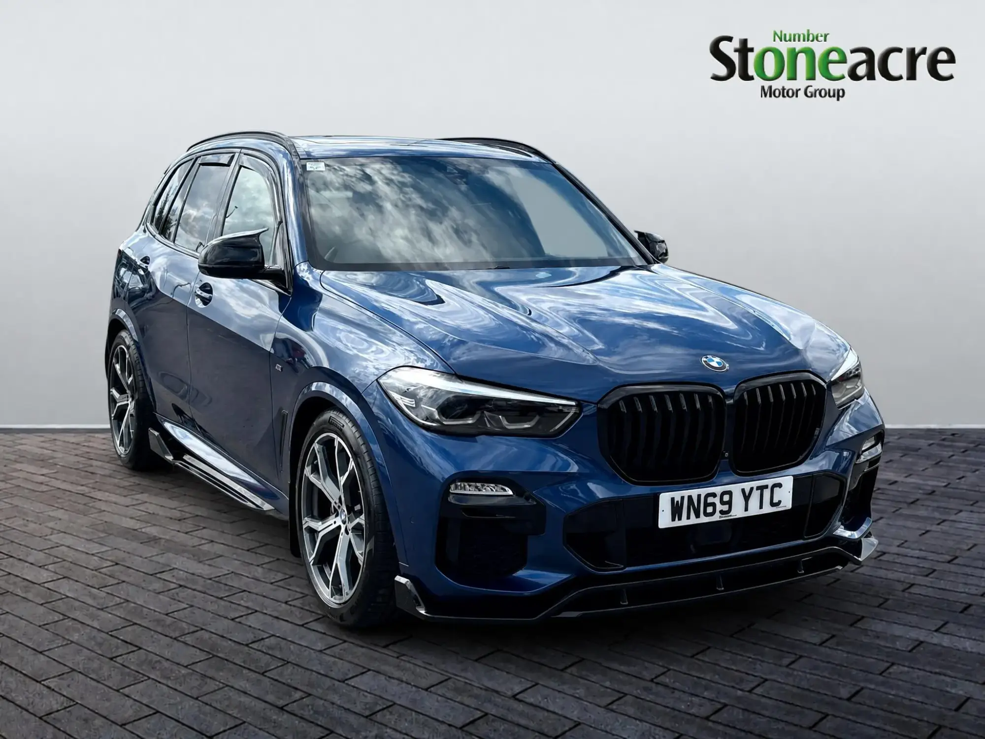 BMW X5 Image 1 BMW X5 Image 1
