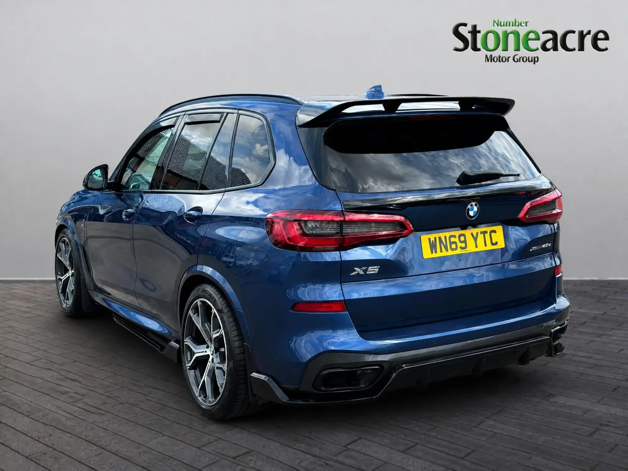 BMW X5 Image 4 BMW X5 Image 4