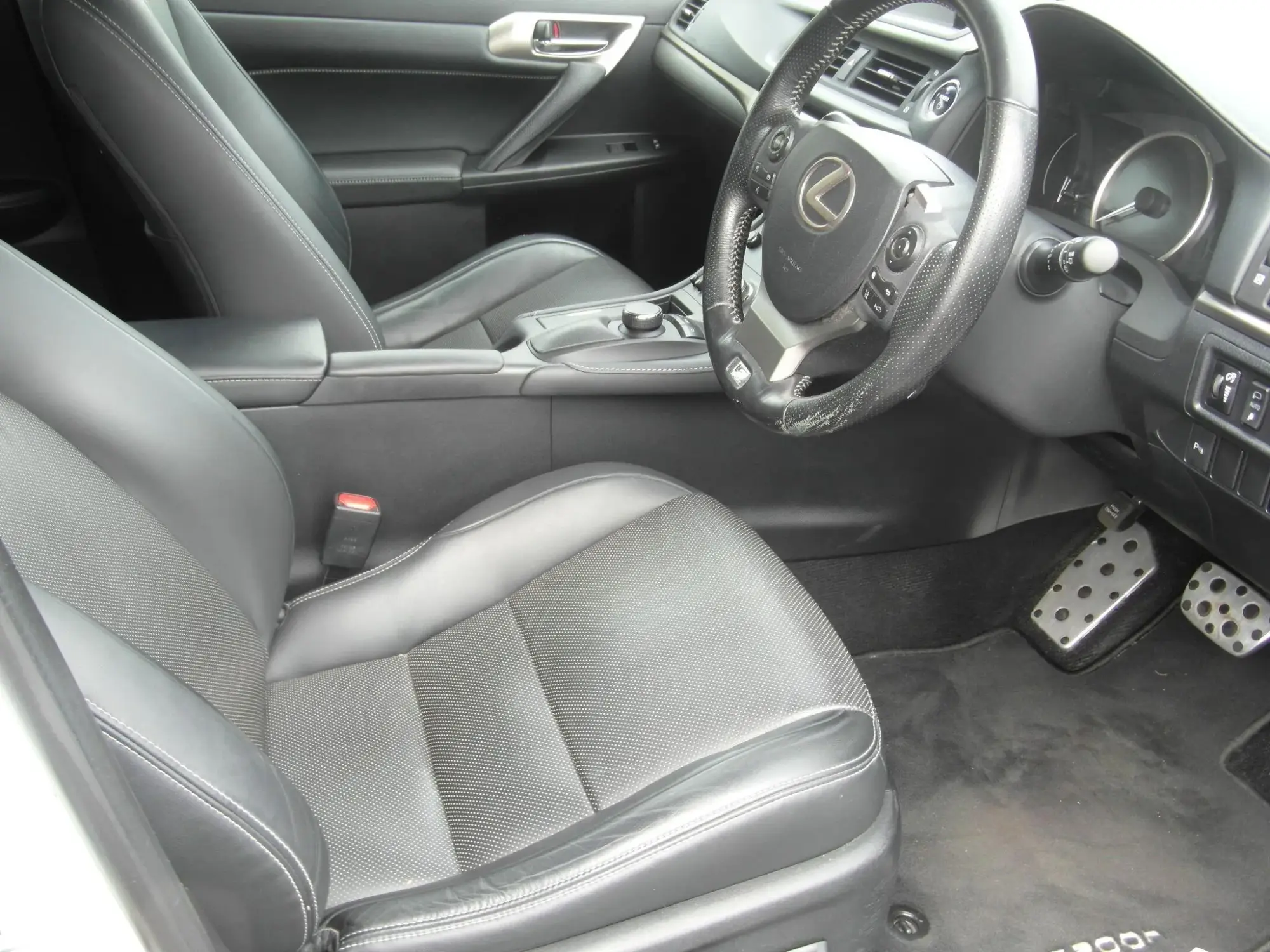 Lexus CT Image 12