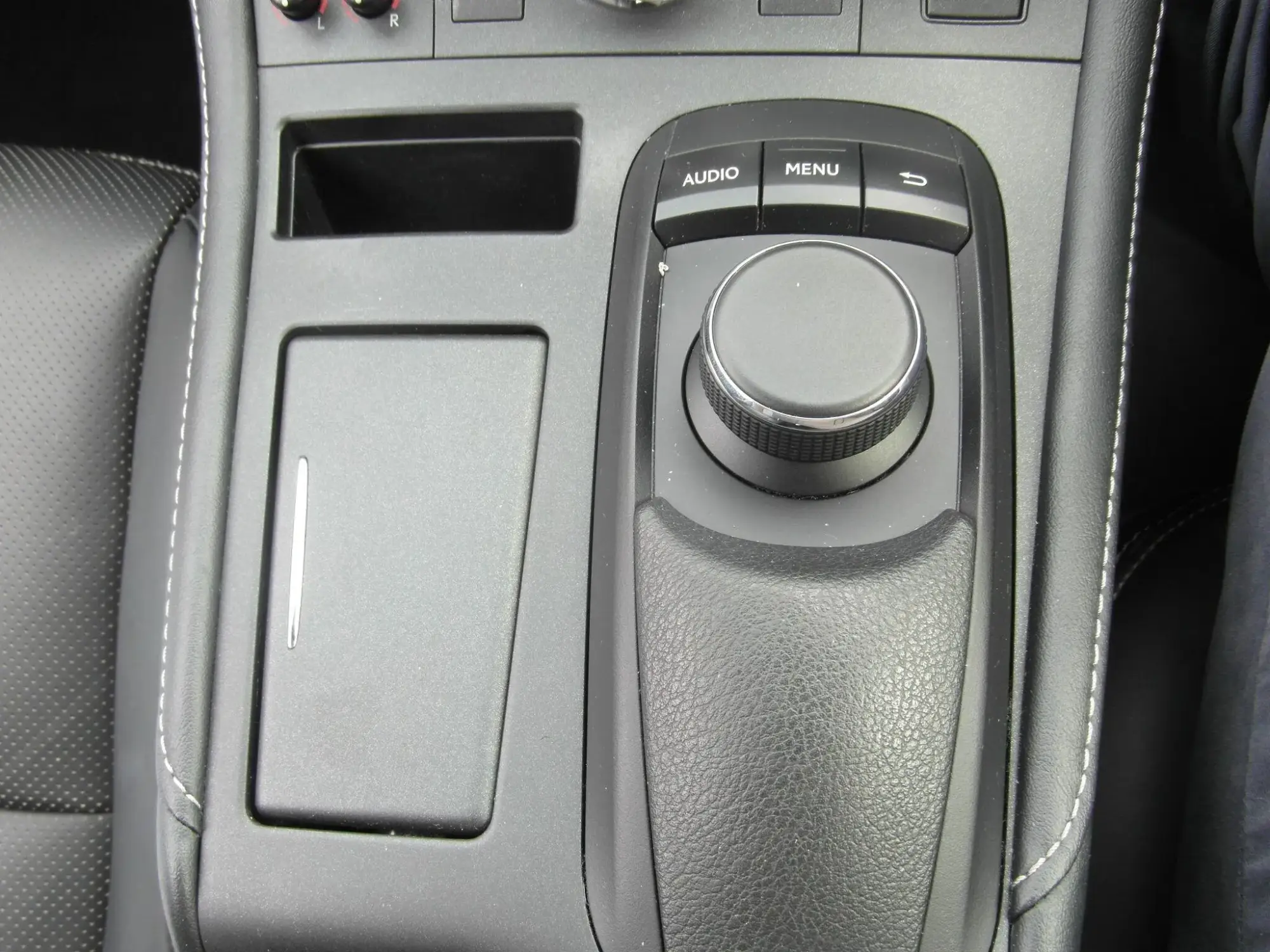 Lexus CT Image 21
