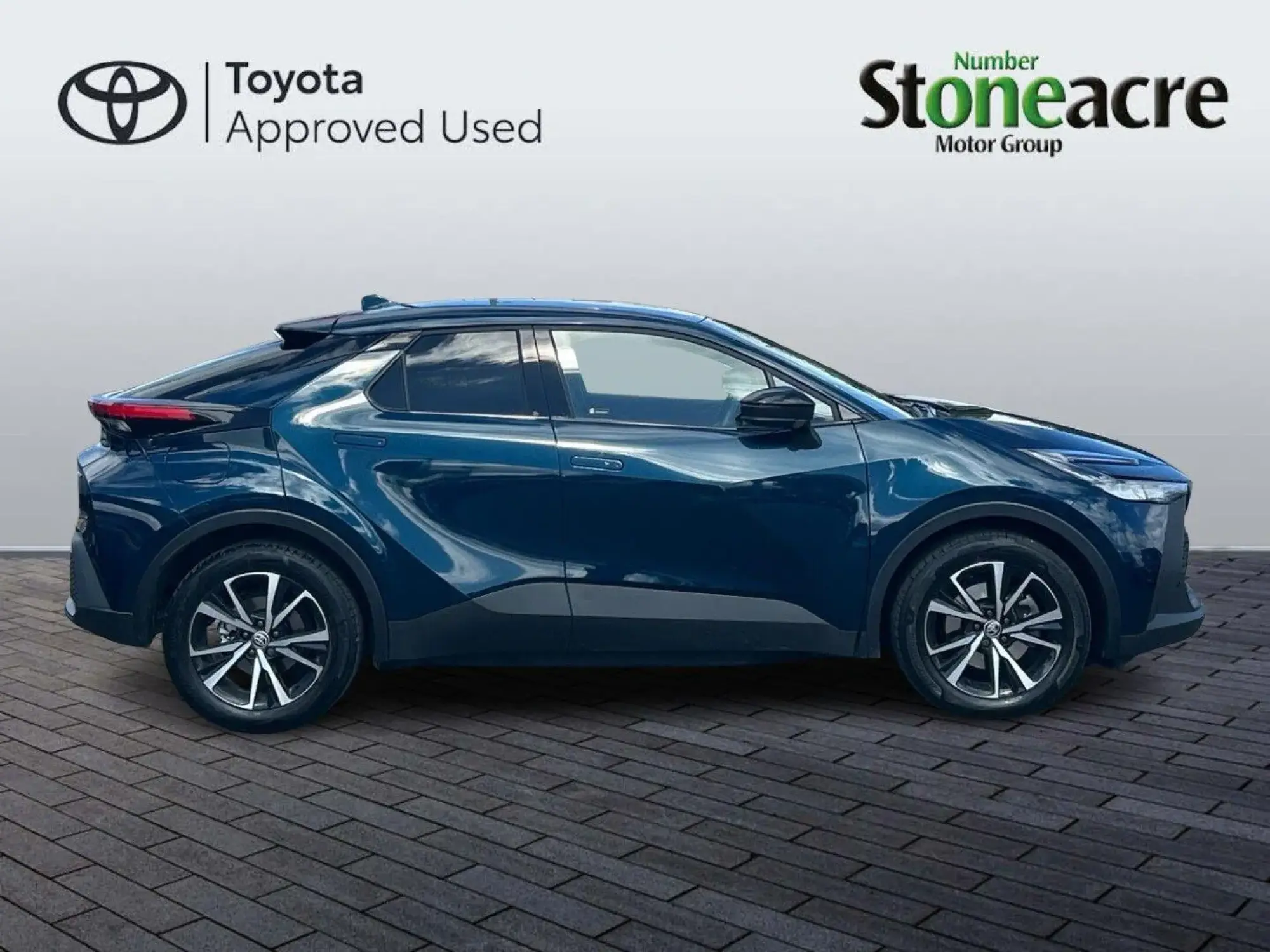 Toyota C-HR Plug-in Hybrid Image 2