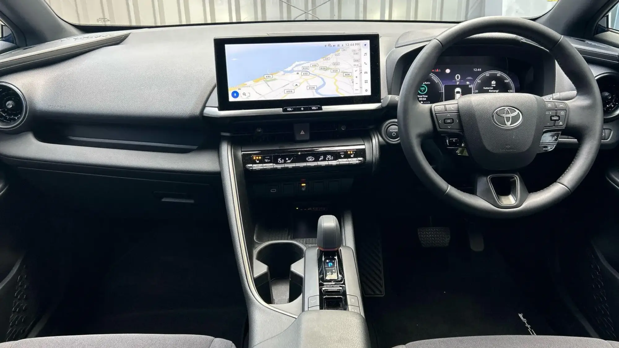 Toyota C-HR Plug-in Hybrid Image 8