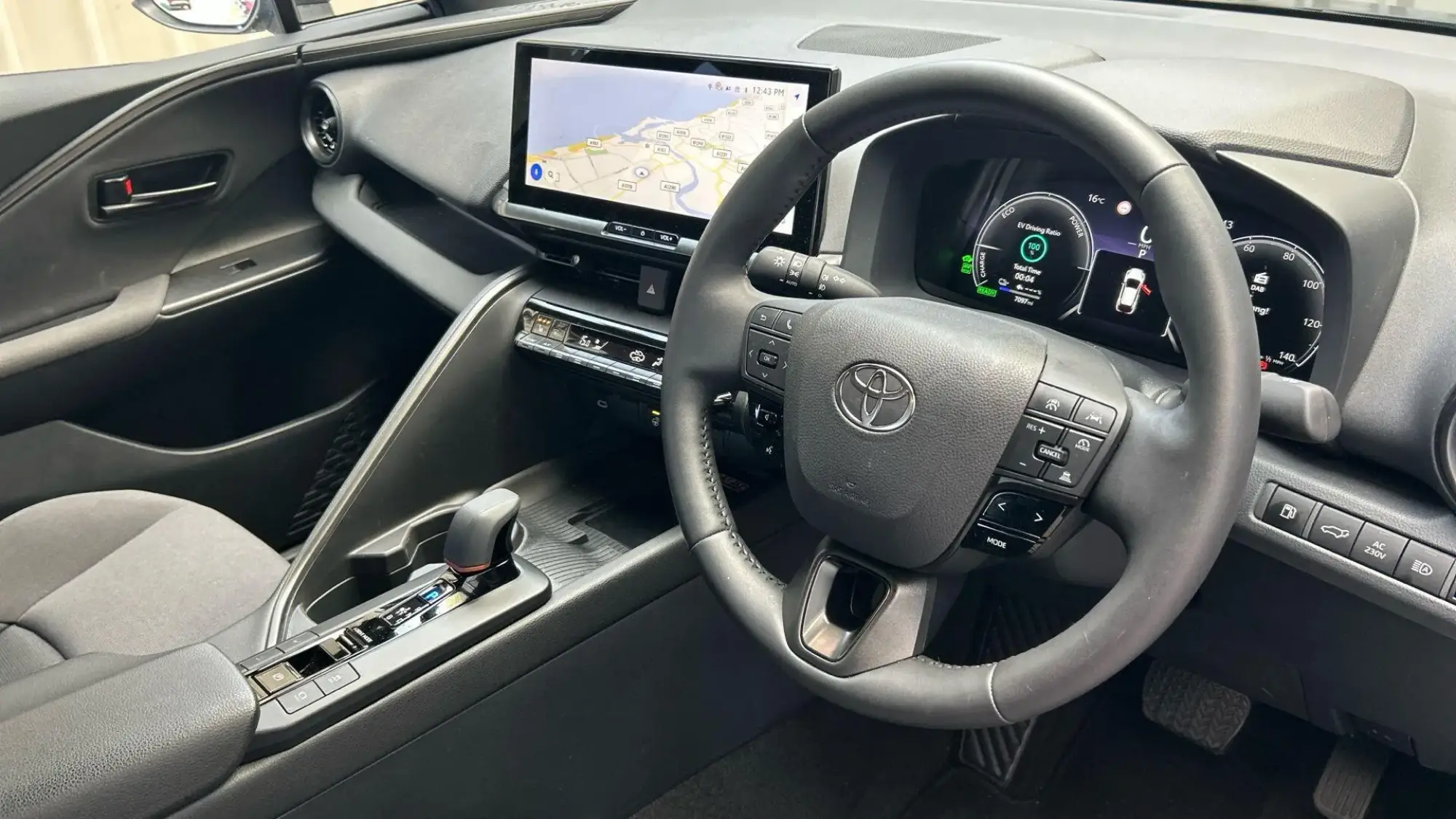 Toyota C-HR Plug-in Hybrid Image 9