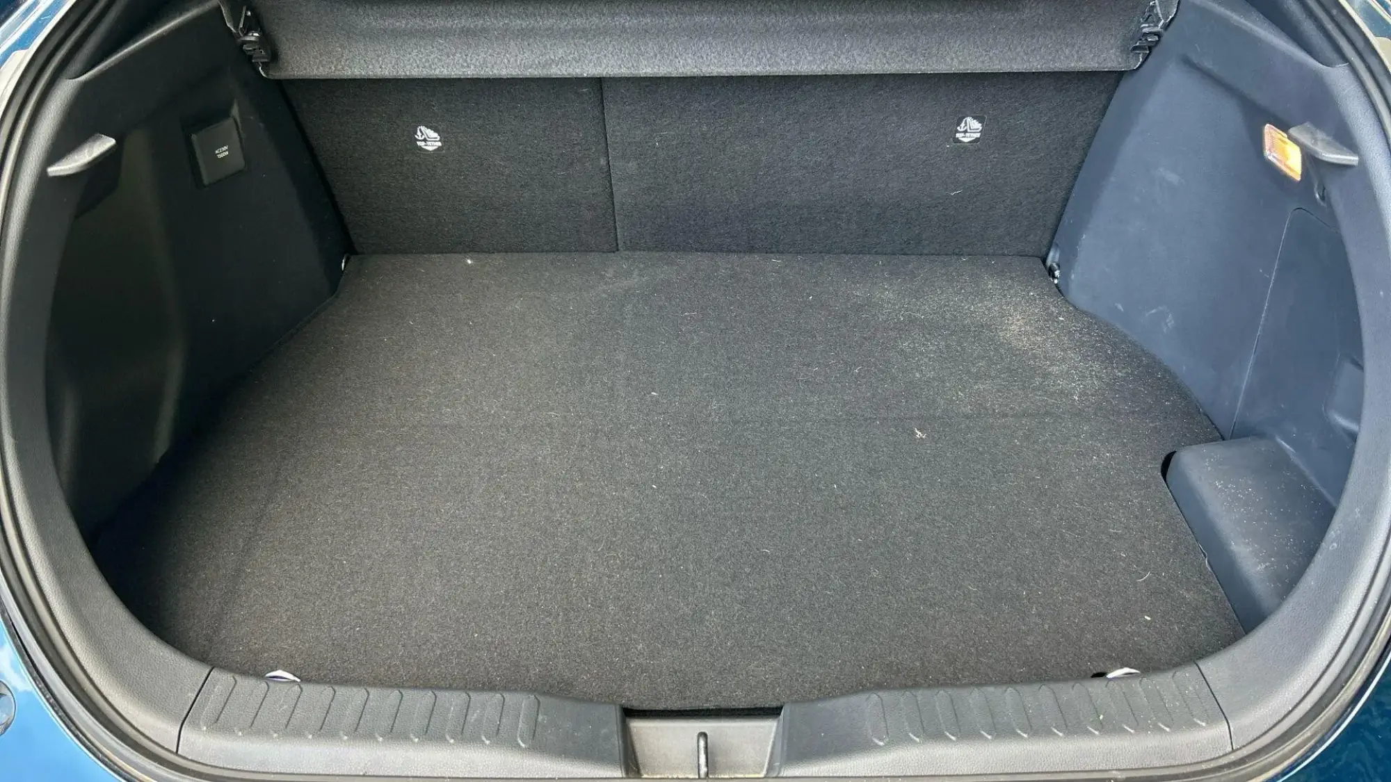 Toyota C-HR Plug-in Hybrid Image 17