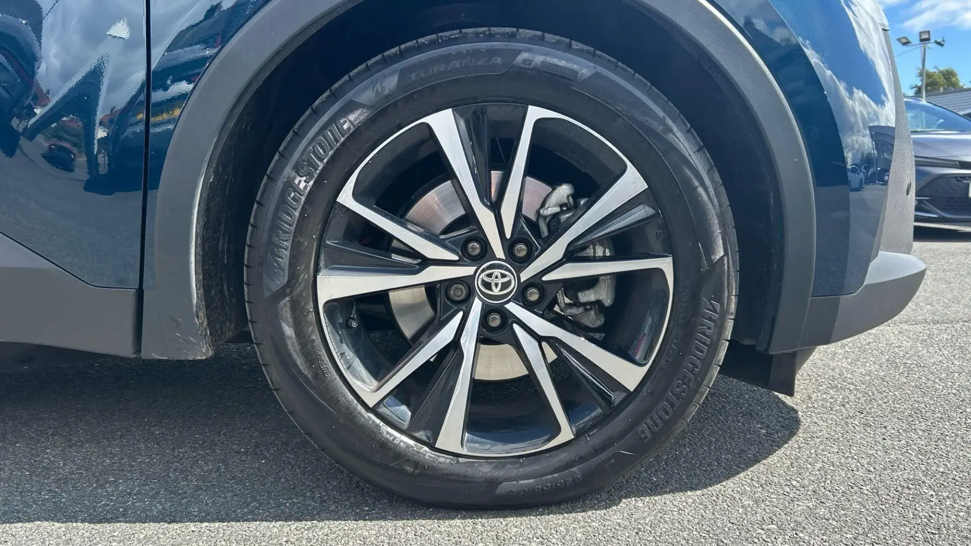 Toyota C-HR Plug-in Hybrid Image 18