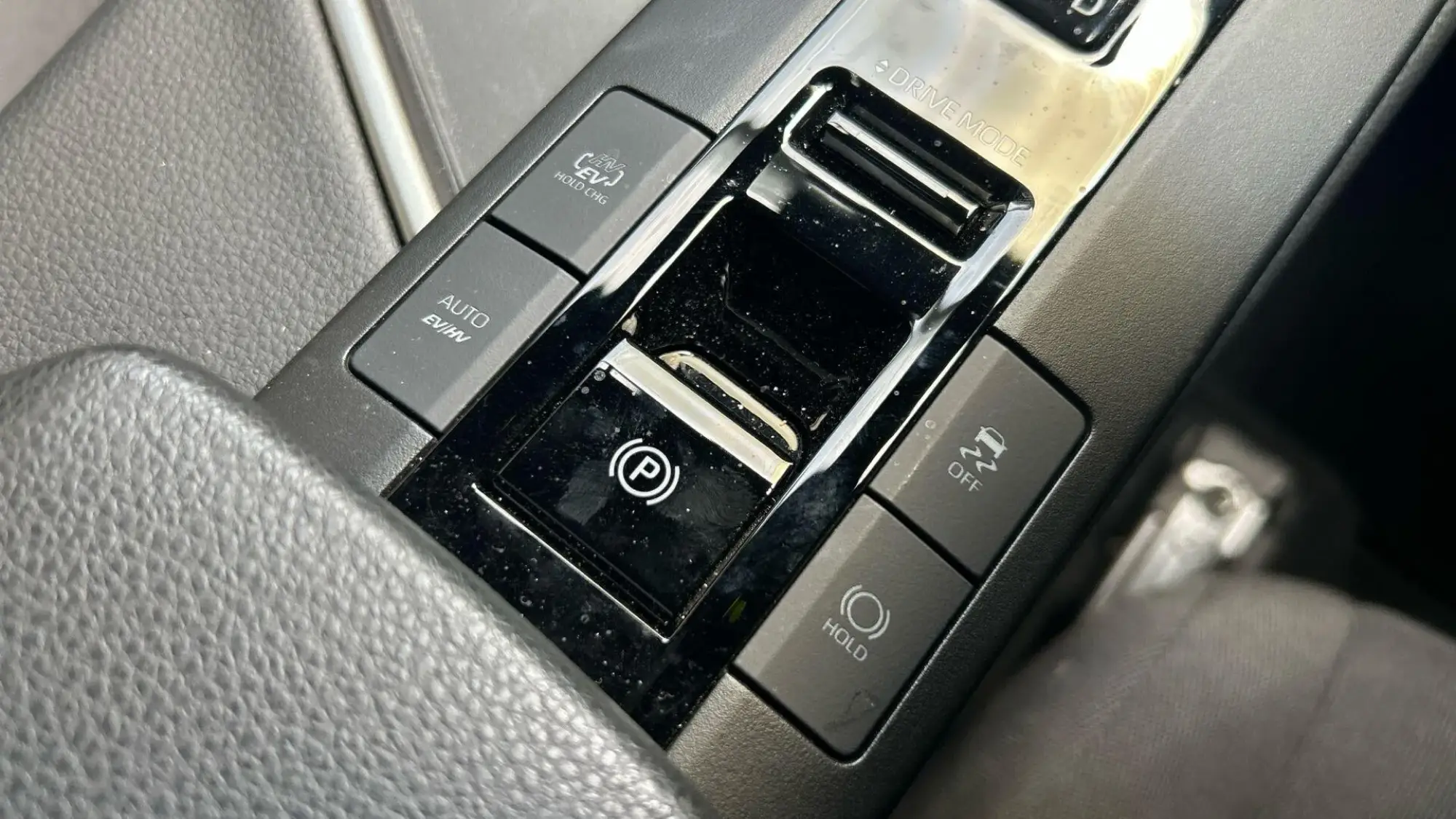 Toyota C-HR Plug-in Hybrid Image 34