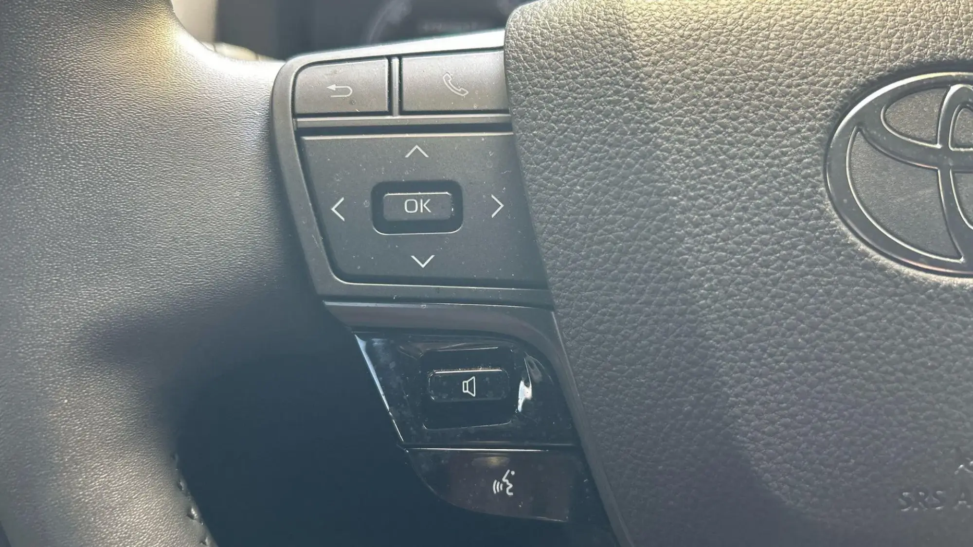 Toyota C-HR Plug-in Hybrid Image 36