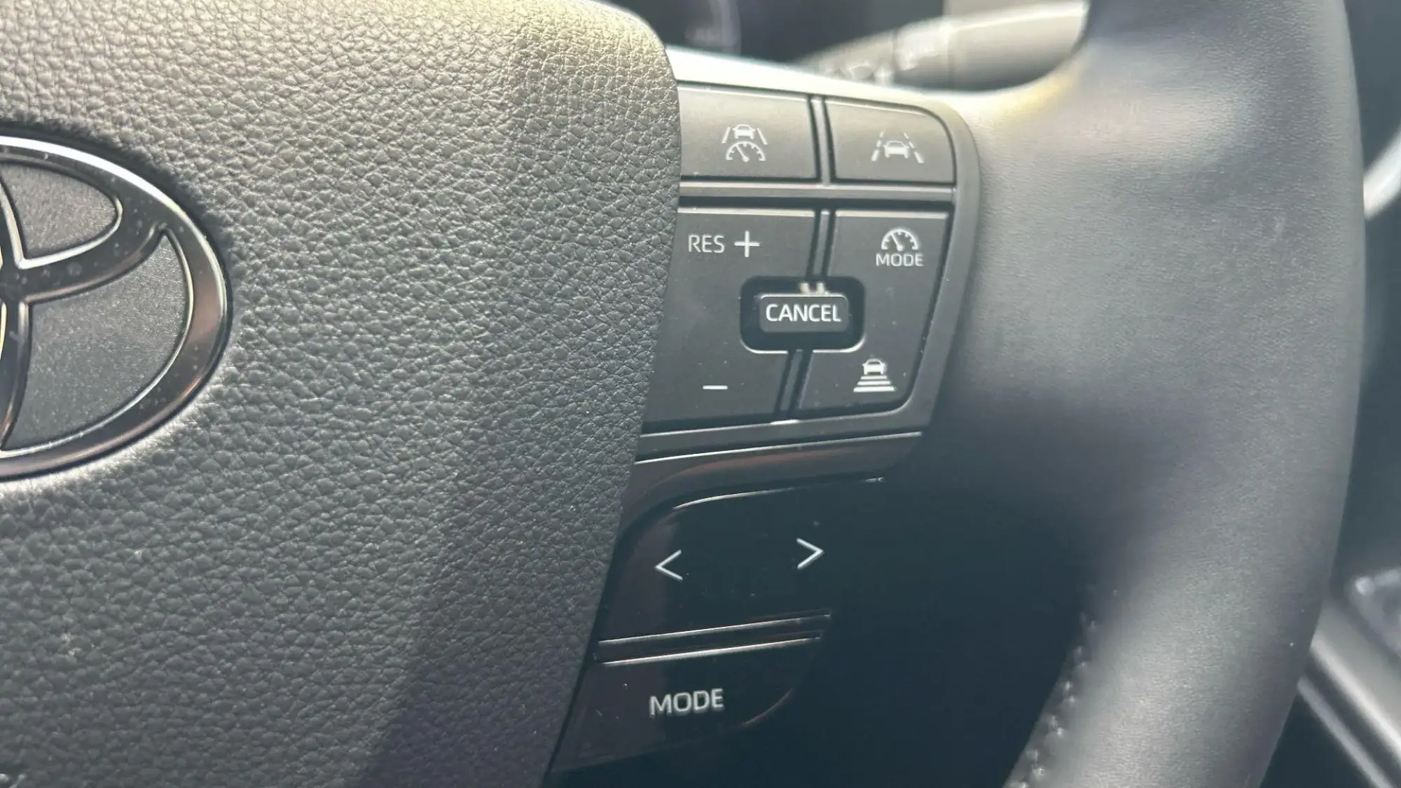 Toyota C-HR Plug-in Hybrid Image 37