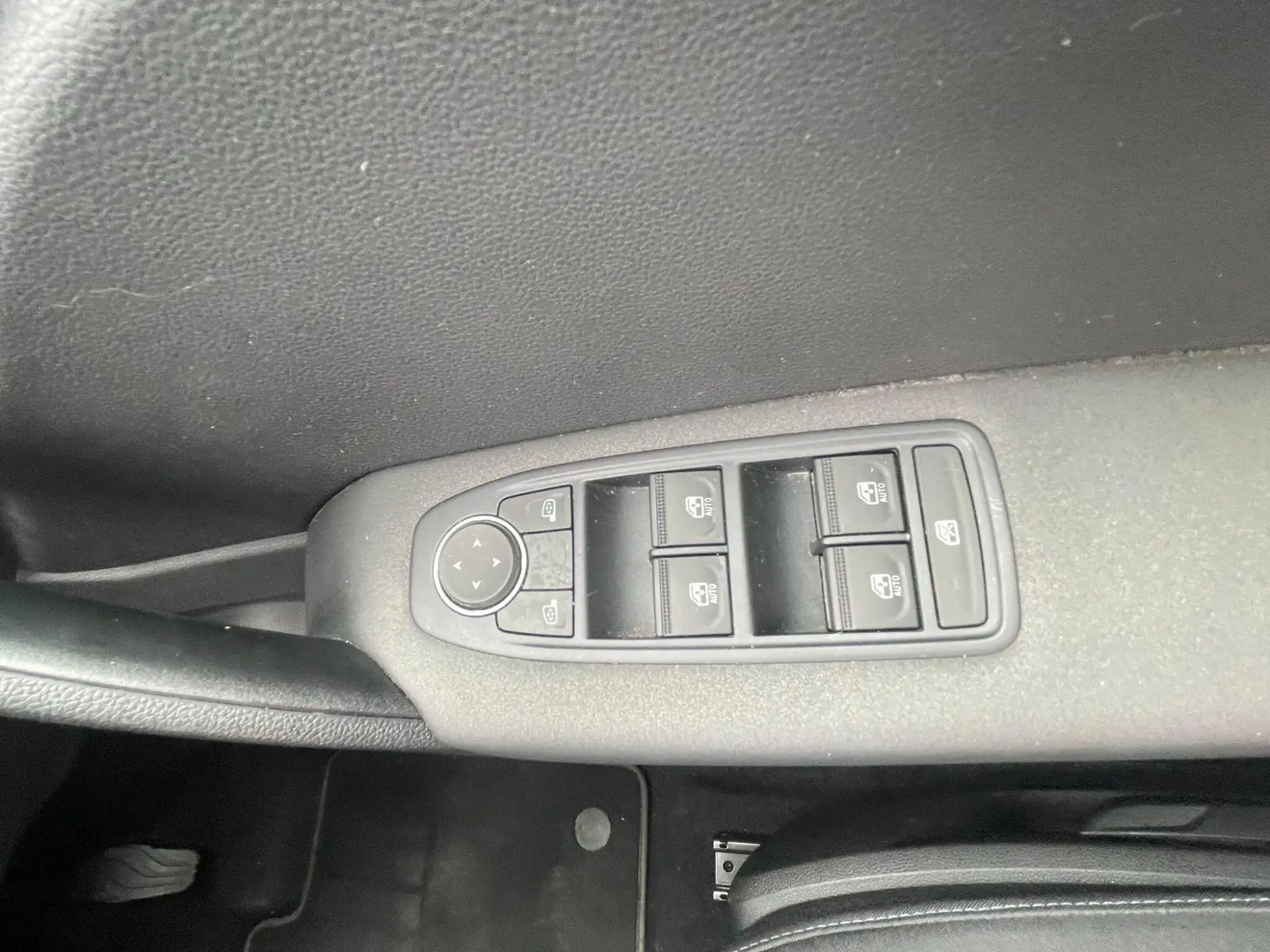 Renault Captur Image 16 Renault Captur Image 16