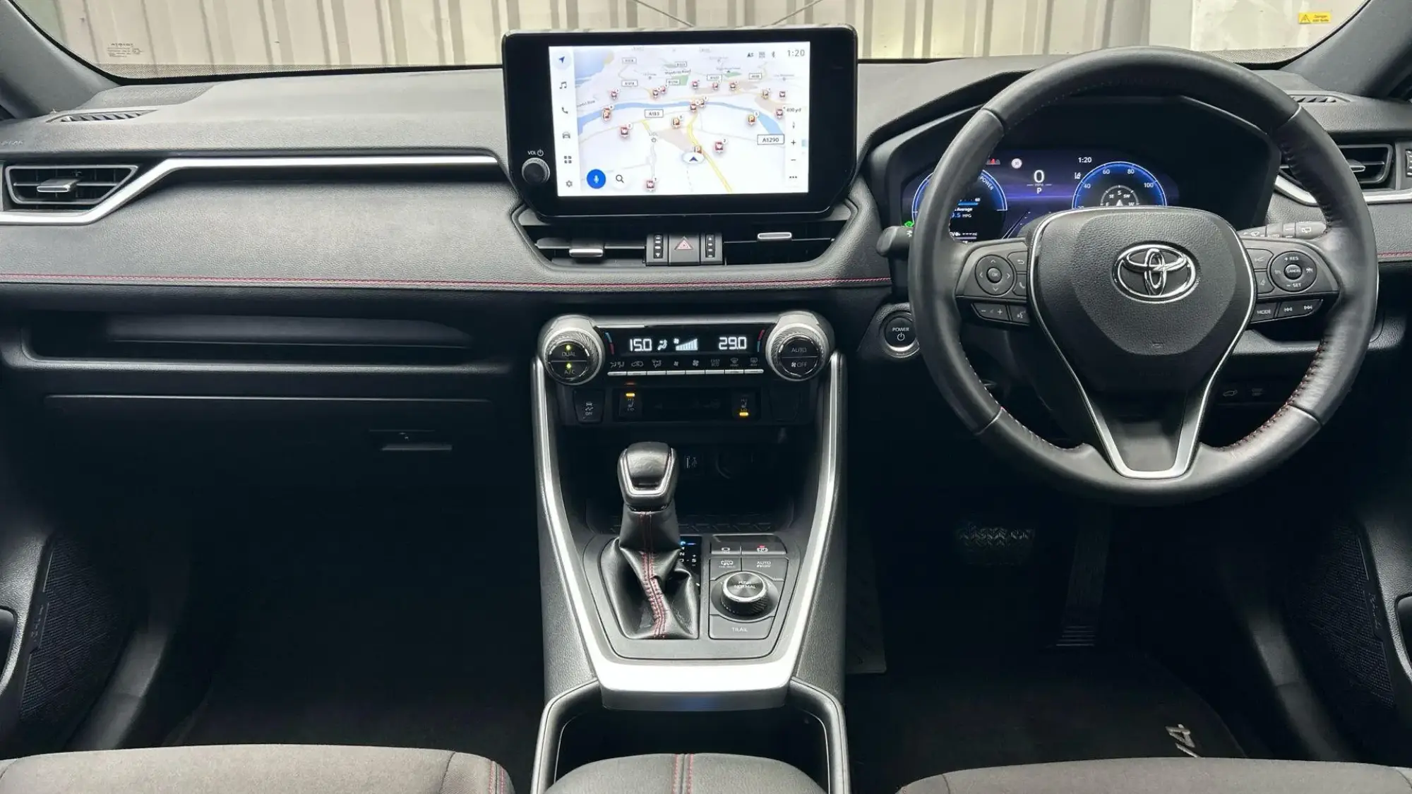 Toyota RAV4 Plug-in Hybrid Image 8