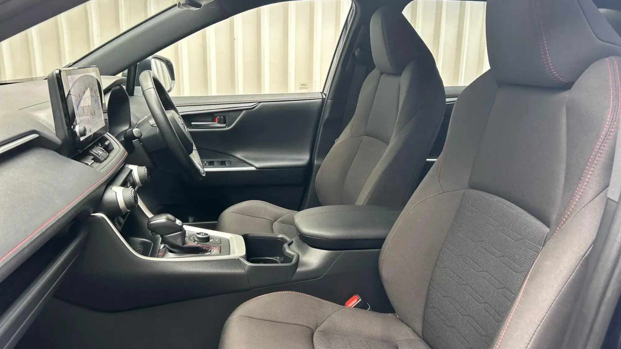 Toyota RAV4 Plug-in Hybrid Image 12