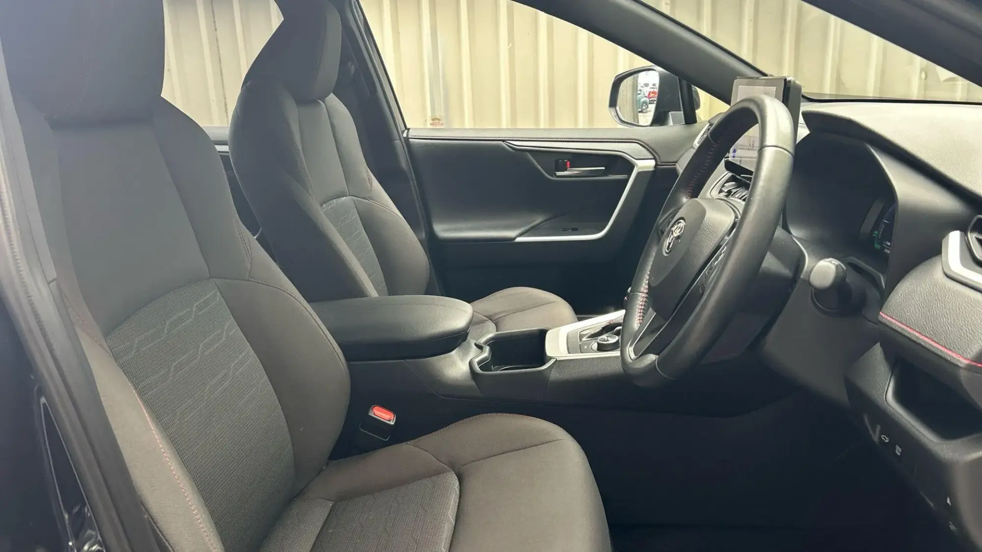Toyota RAV4 Plug-in Hybrid Image 13
