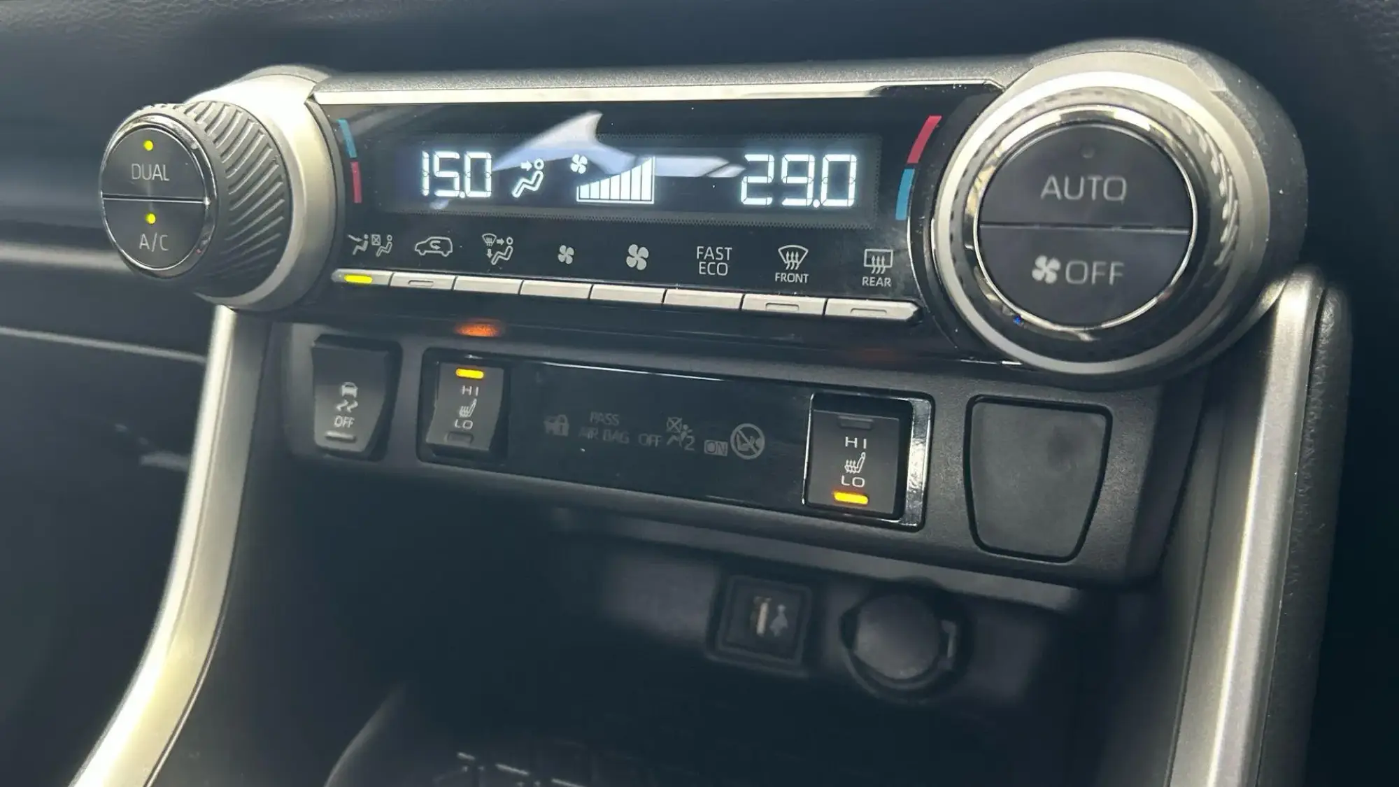 Toyota RAV4 Plug-in Hybrid Image 28
