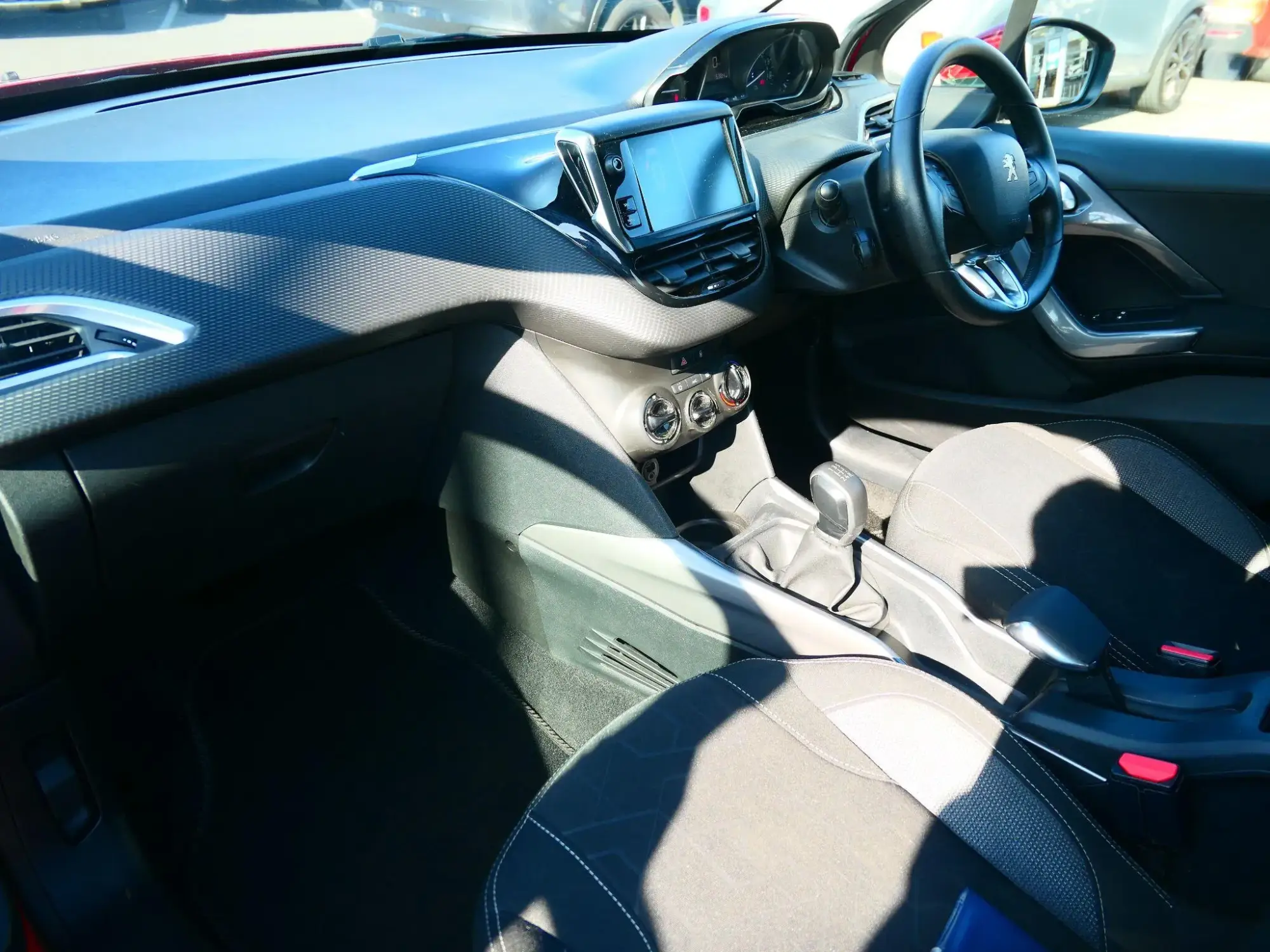 Peugeot 2008 Image 11