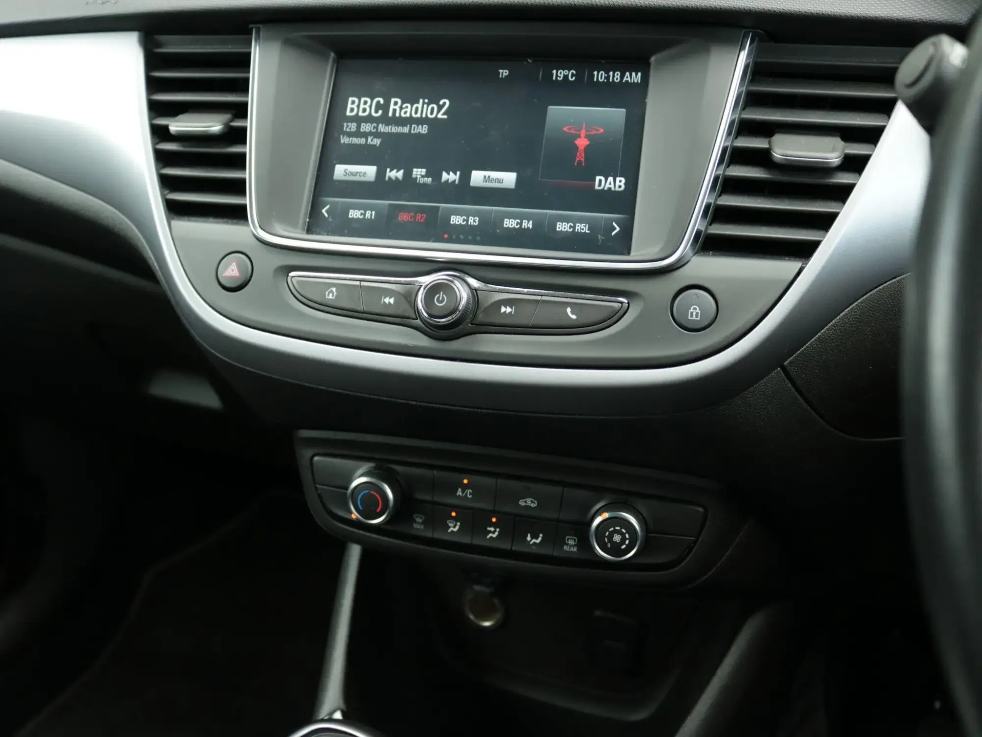 Vauxhall Crossland Image 18
