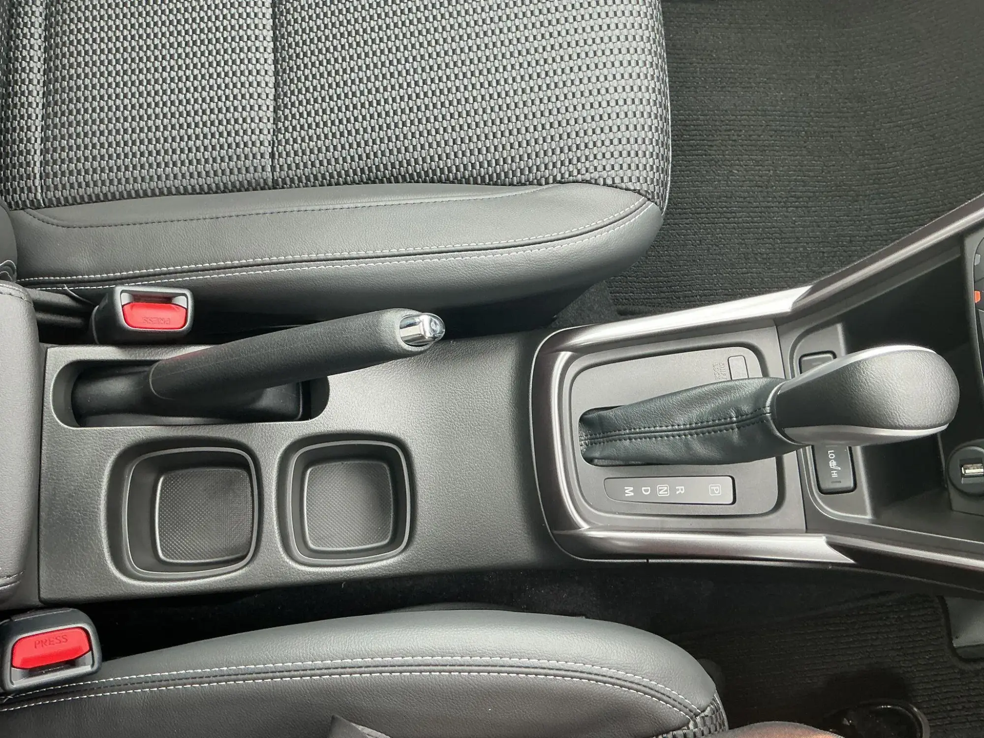 Suzuki S-Cross Image 11
