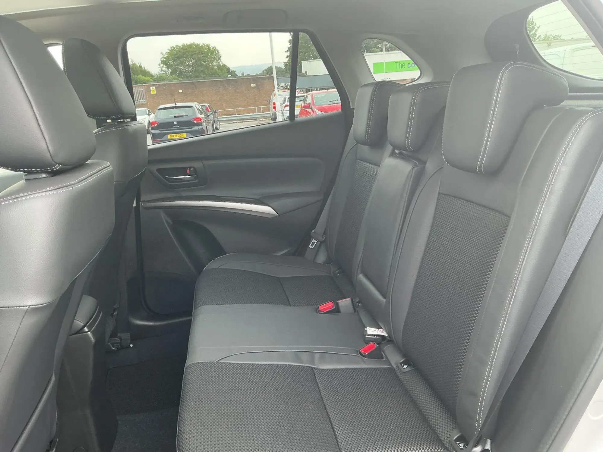 Suzuki S-Cross Image 14