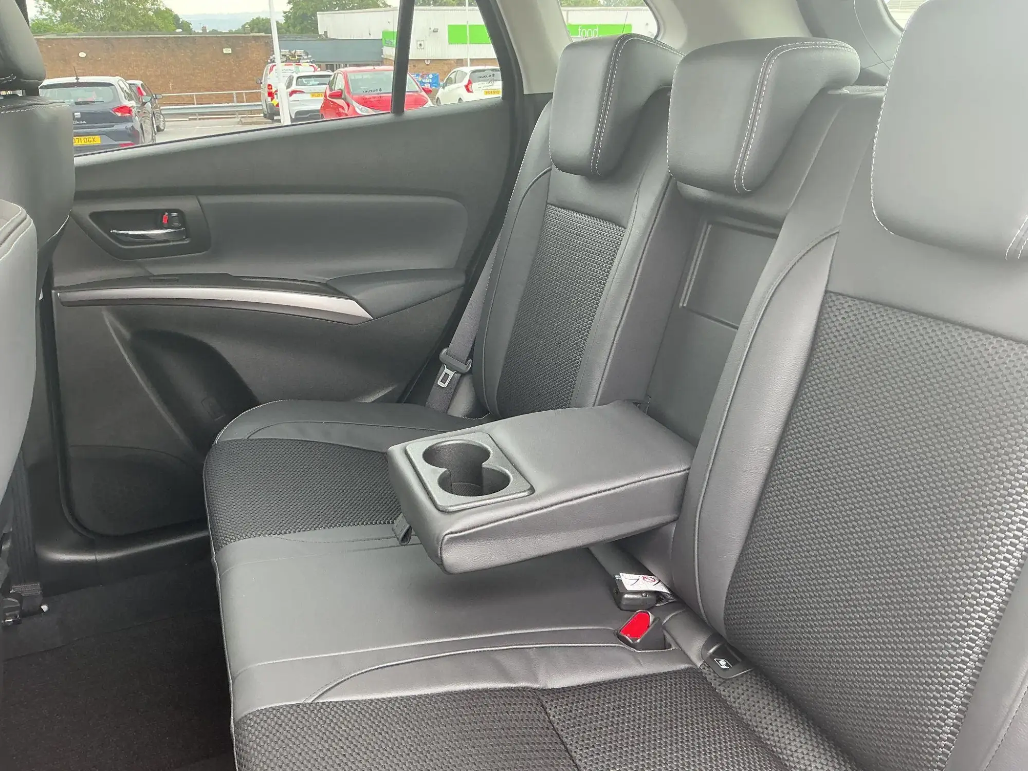 Suzuki S-Cross Image 15
