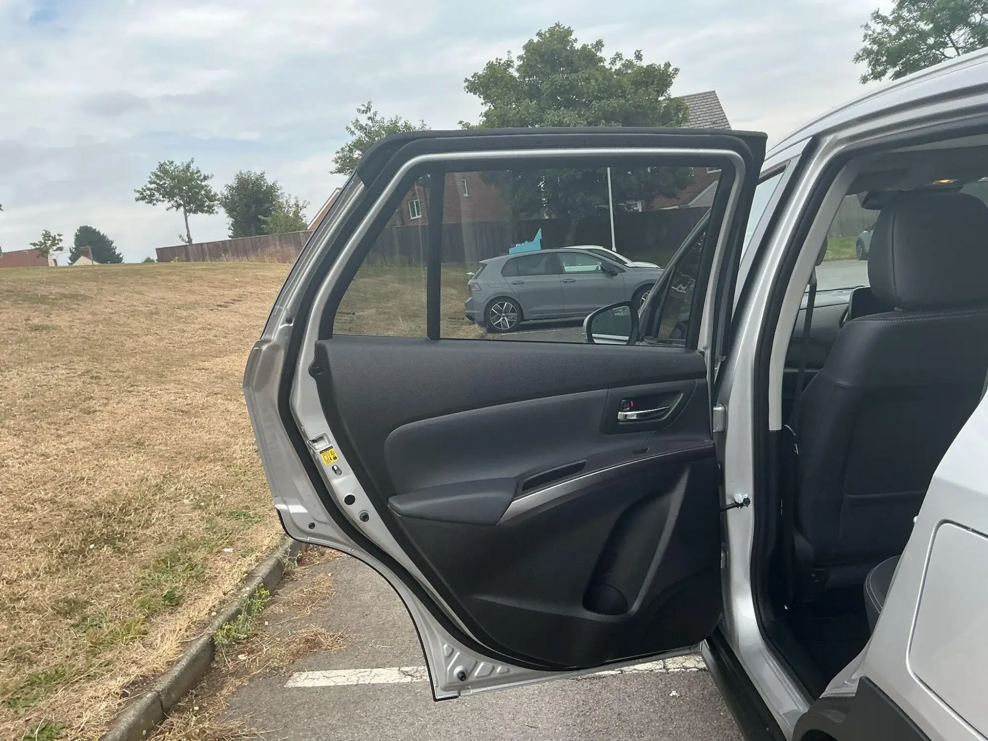 Suzuki S-Cross Image 28