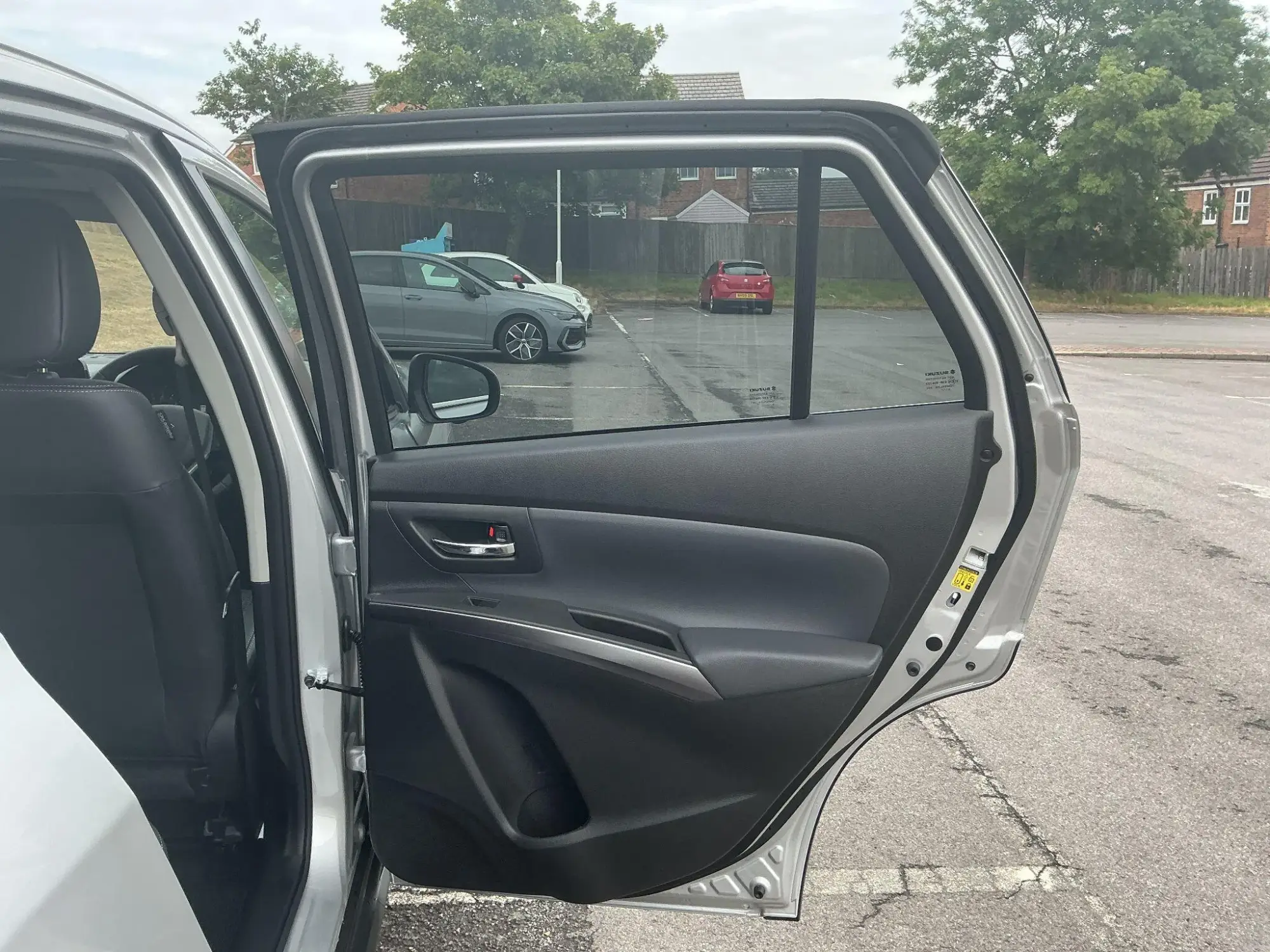 Suzuki S-Cross Image 30