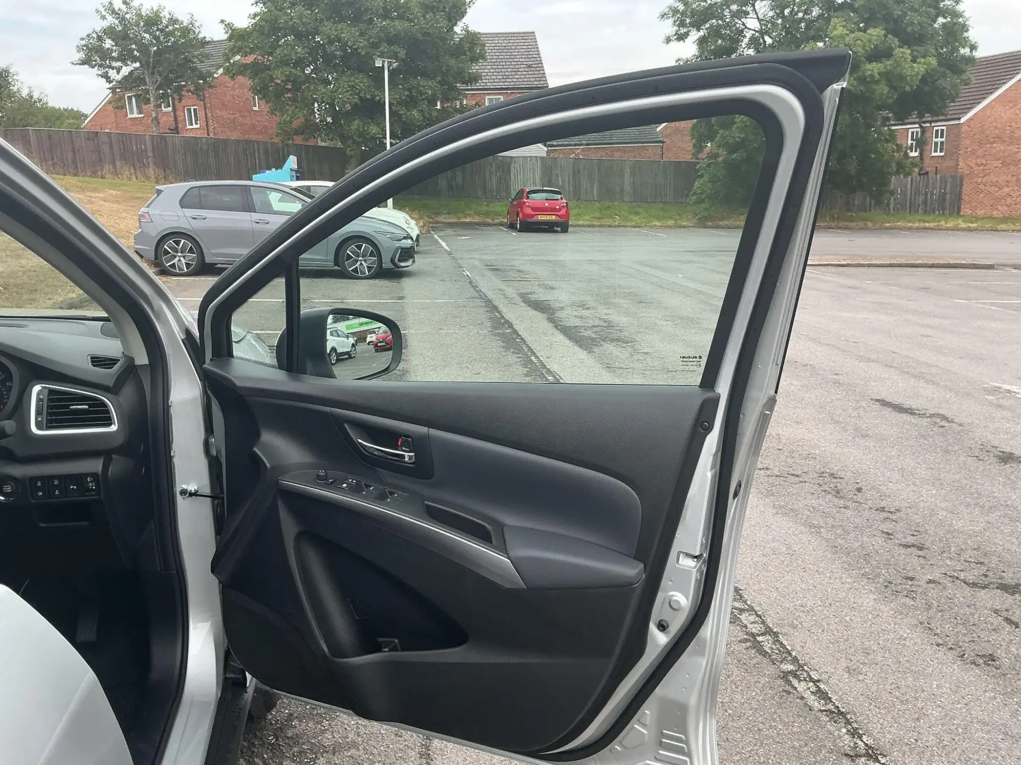 Suzuki S-Cross Image 32