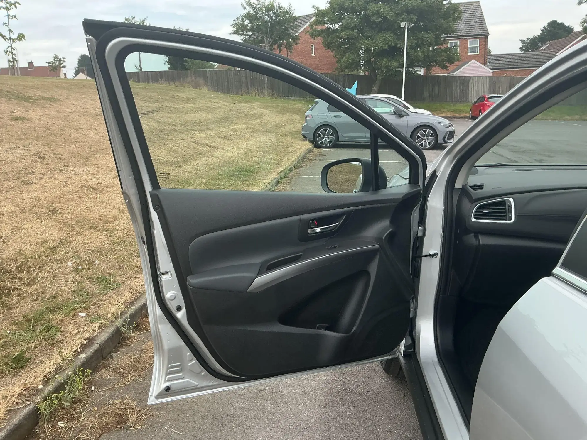 Suzuki S-Cross Image 35