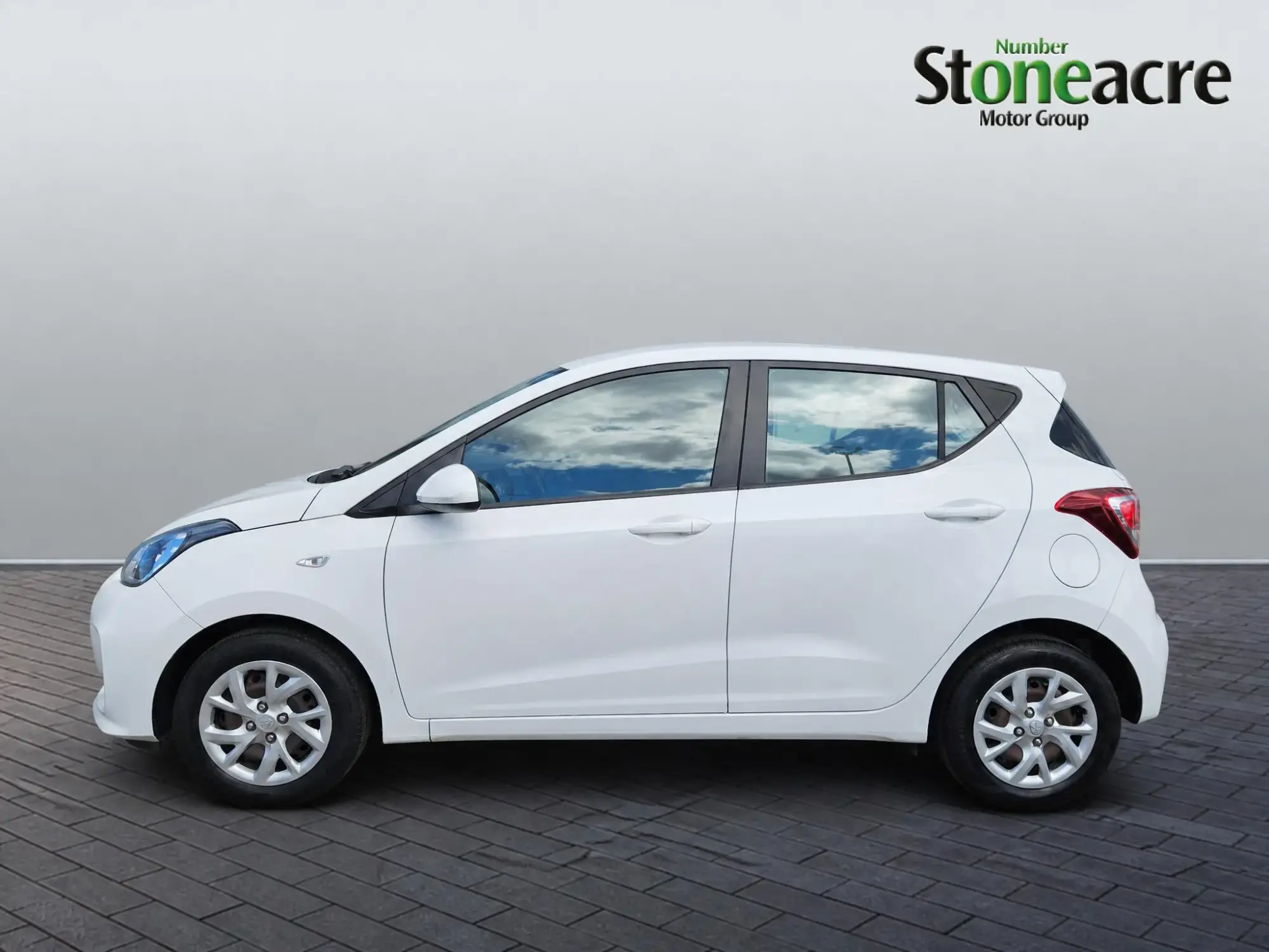 Hyundai i10 Image 6 Hyundai i10 Image 6